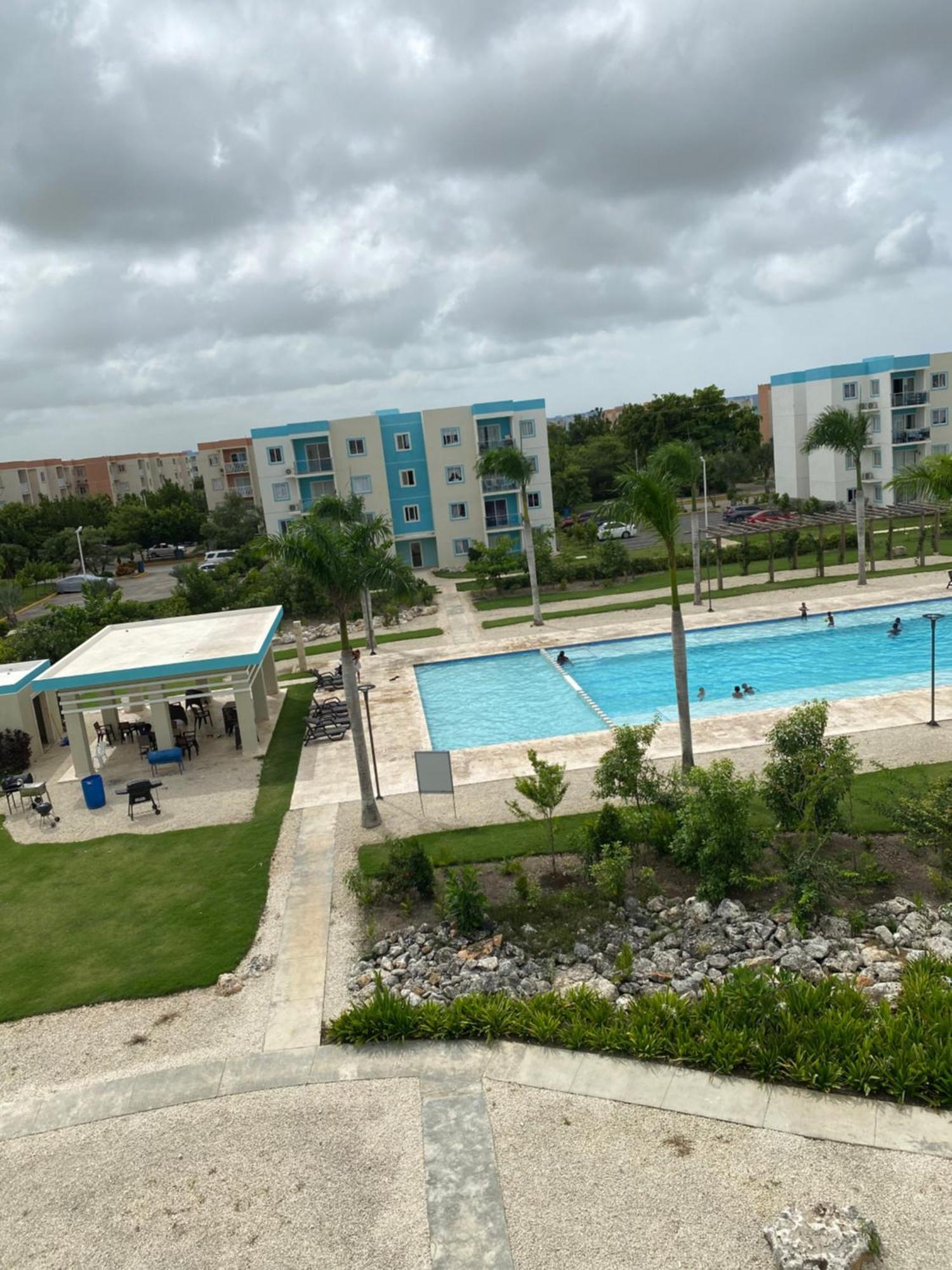 Two Beds Close To The Airport In Rd