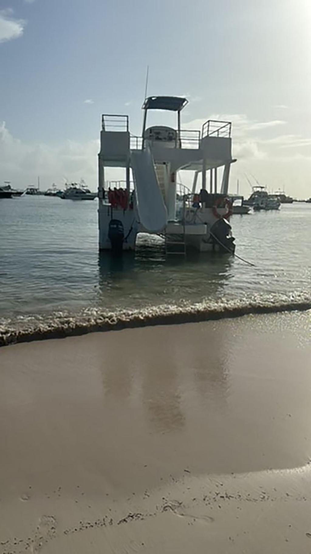Ocean Views & Private Beach! Luxury 4bdr Getaway Apartamento *