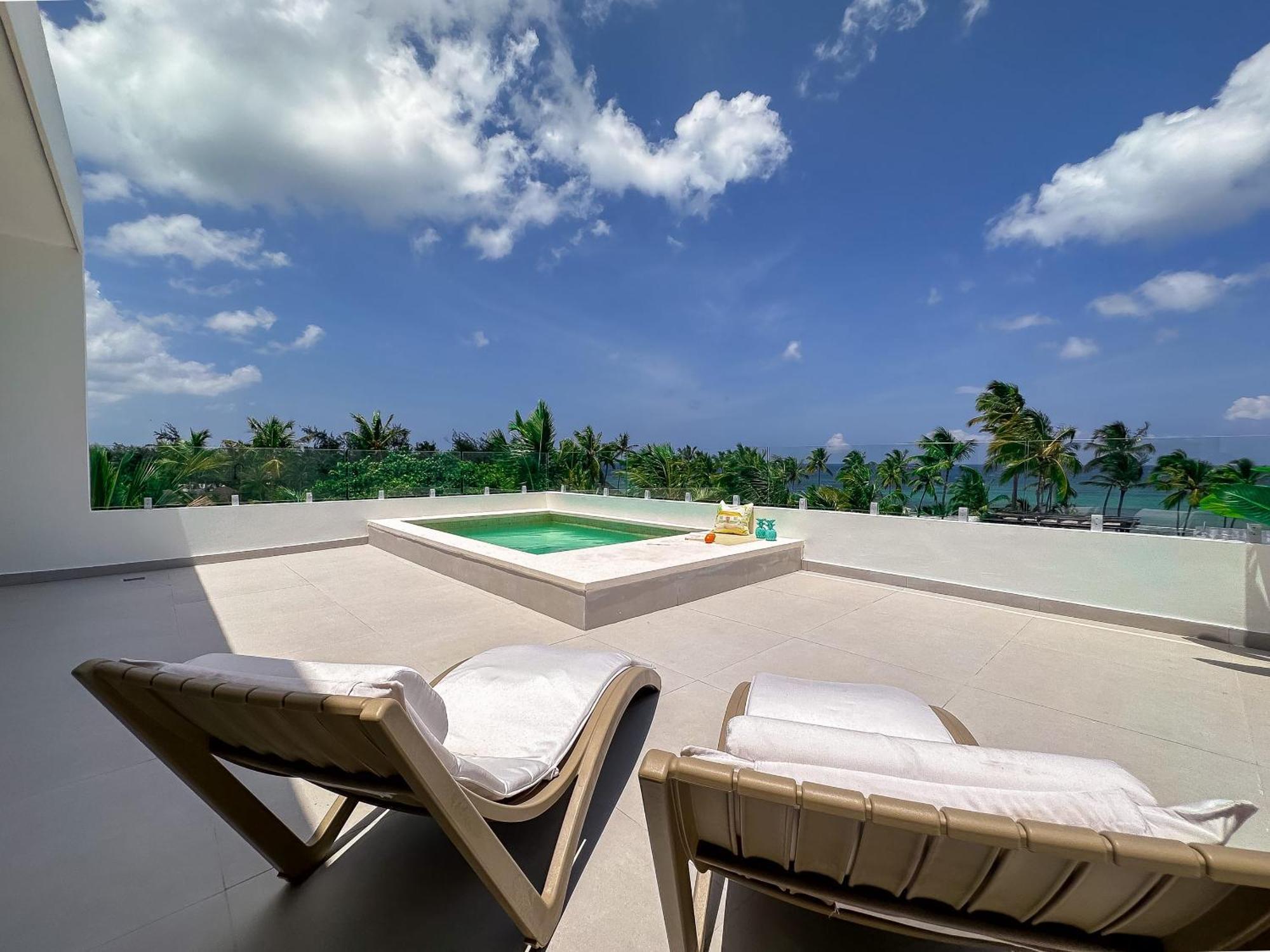 Spectacular Penthouse With Ocean Views Apartment