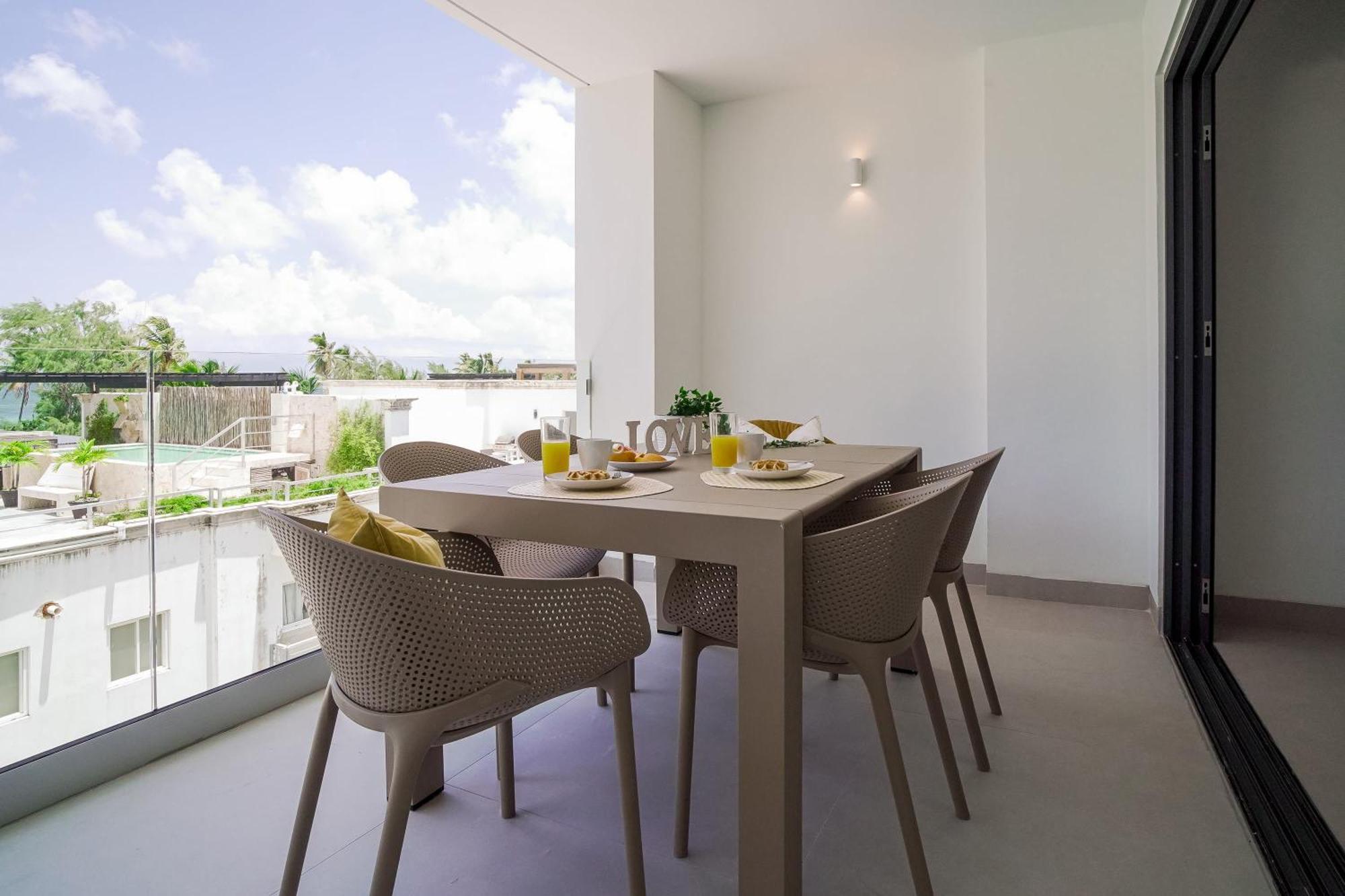 Spectacular Penthouse With Ocean Views Apartment