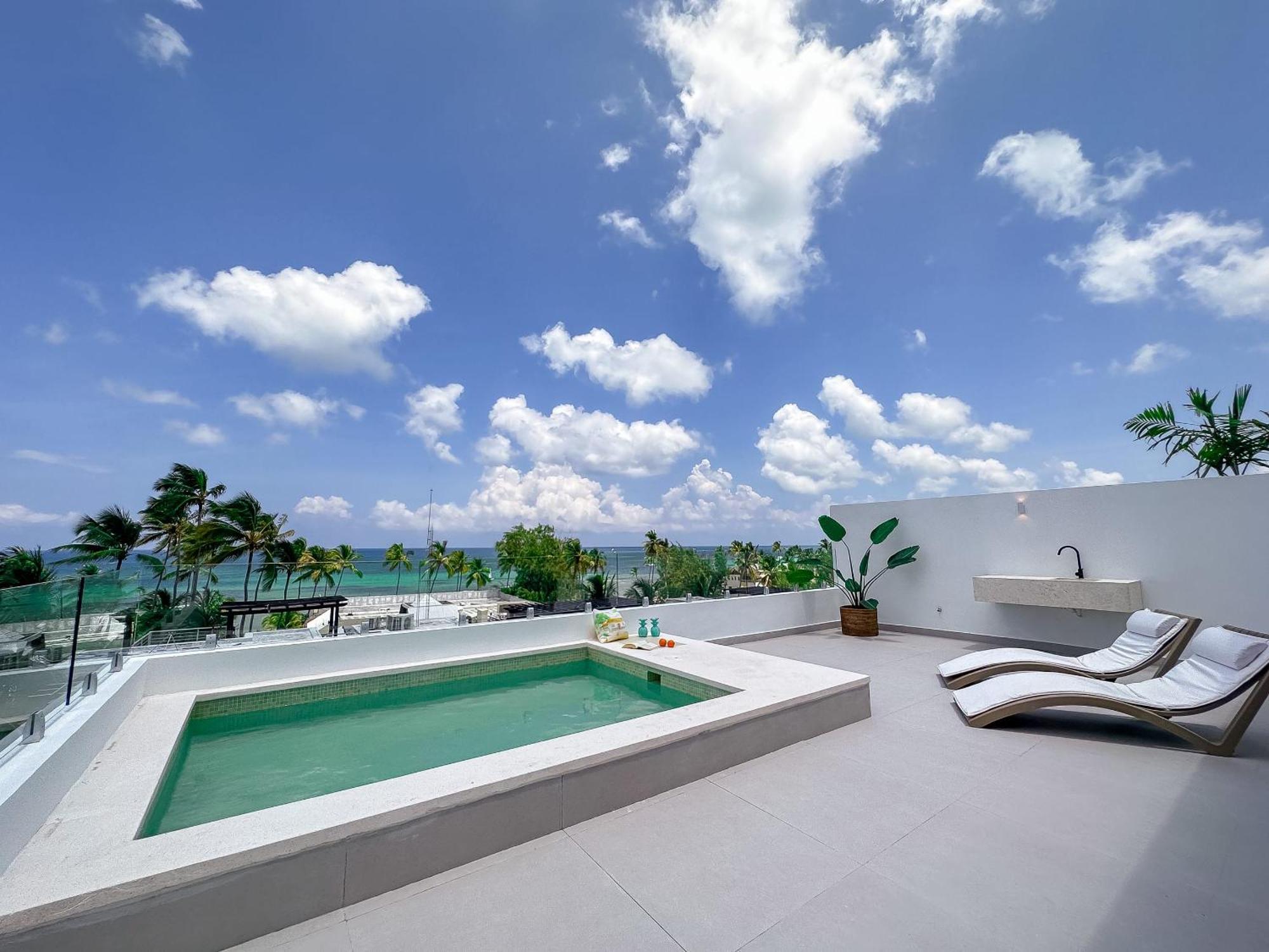 Spectacular Penthouse With Ocean Views Apartment