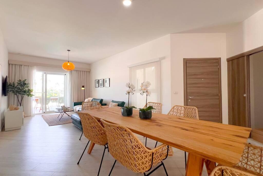 Brand New 3bdr Playa Coral Apartamento