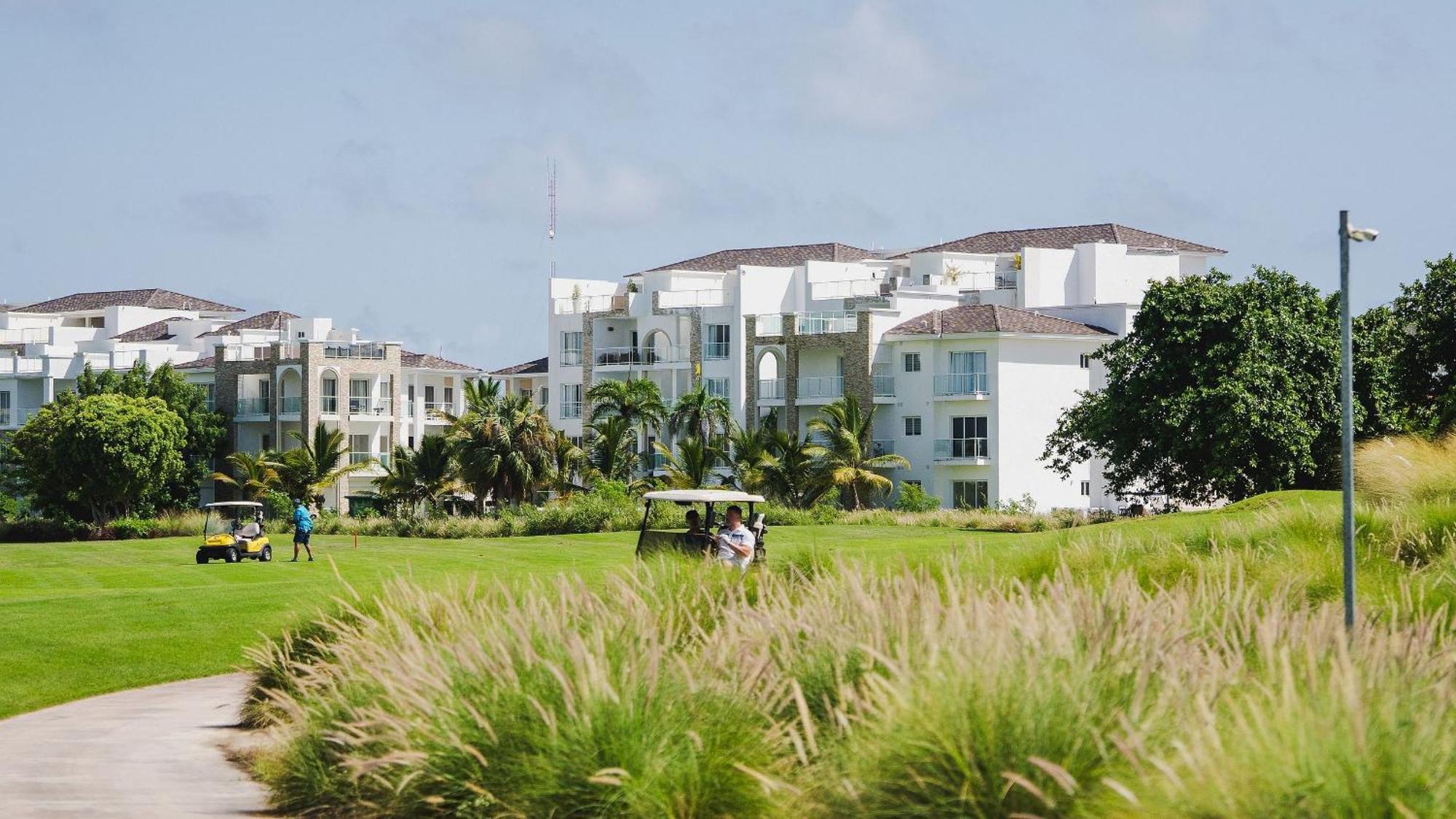 Relax Apto Pool And Golf View In Hard Rock Golf Apartment