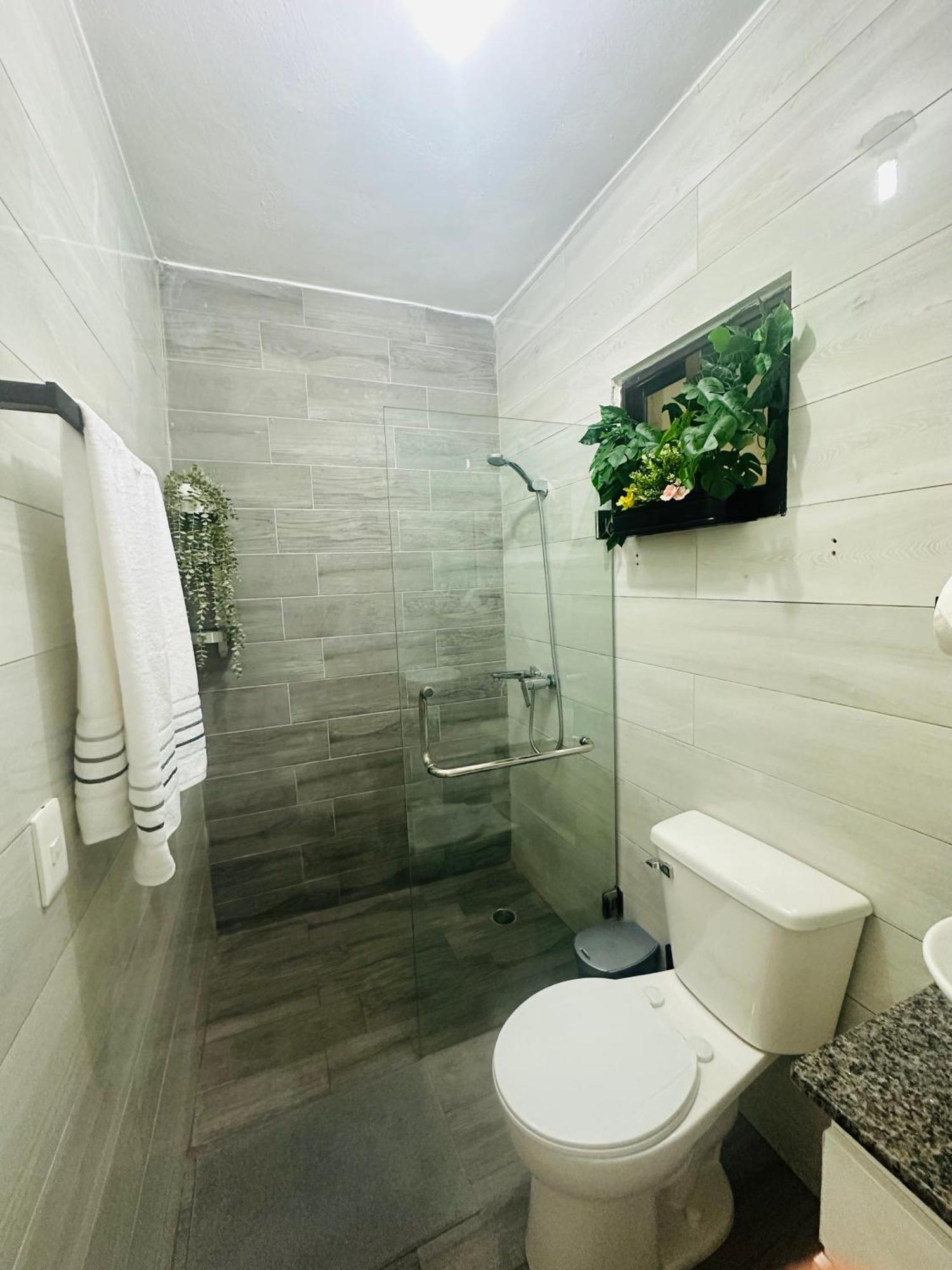 Yojanny Residences *