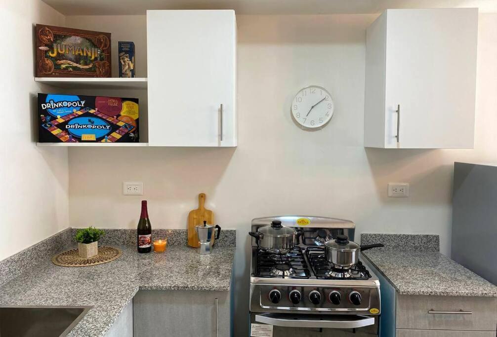 With Pool In Close To The Airport And Beach