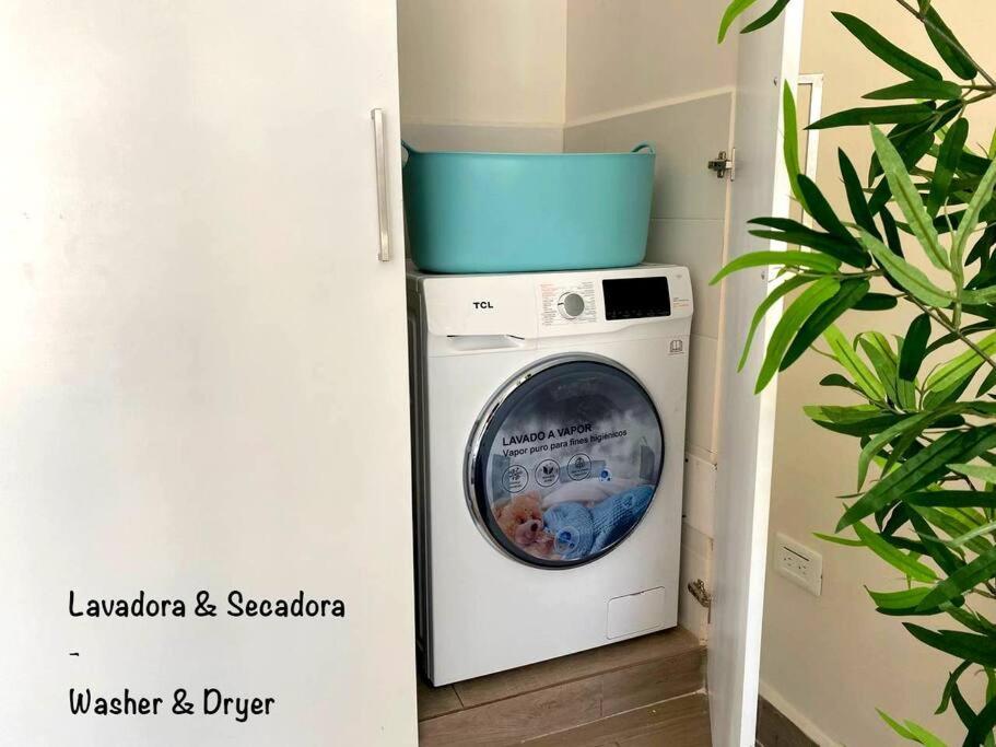 With Pool In Close To The Airport And Beach Apartment