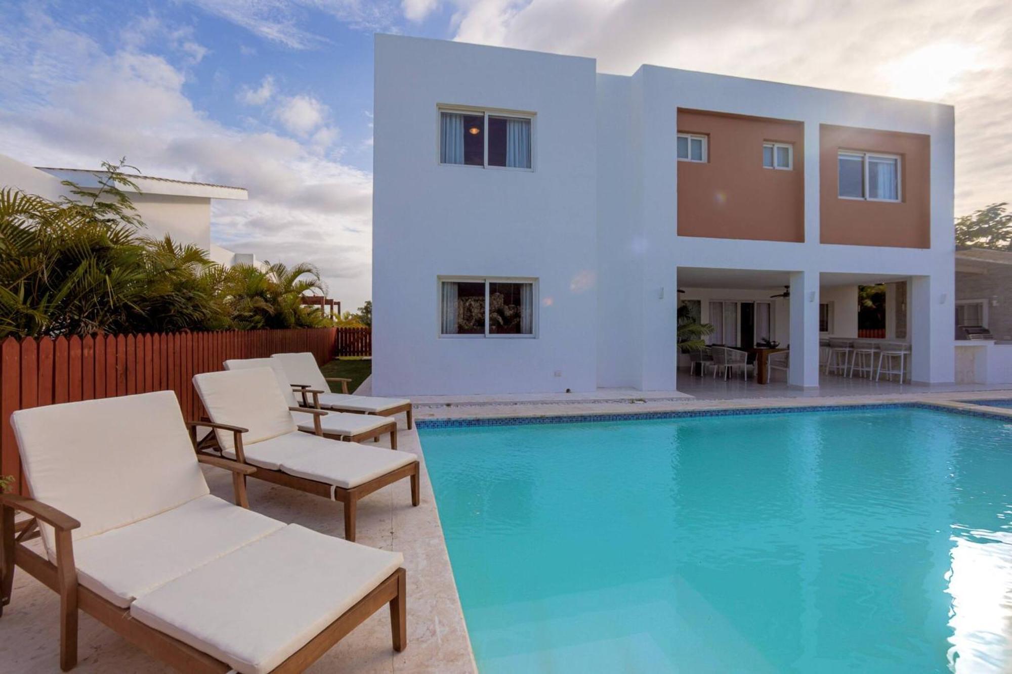 A Tropical Oasis In Vista Cana