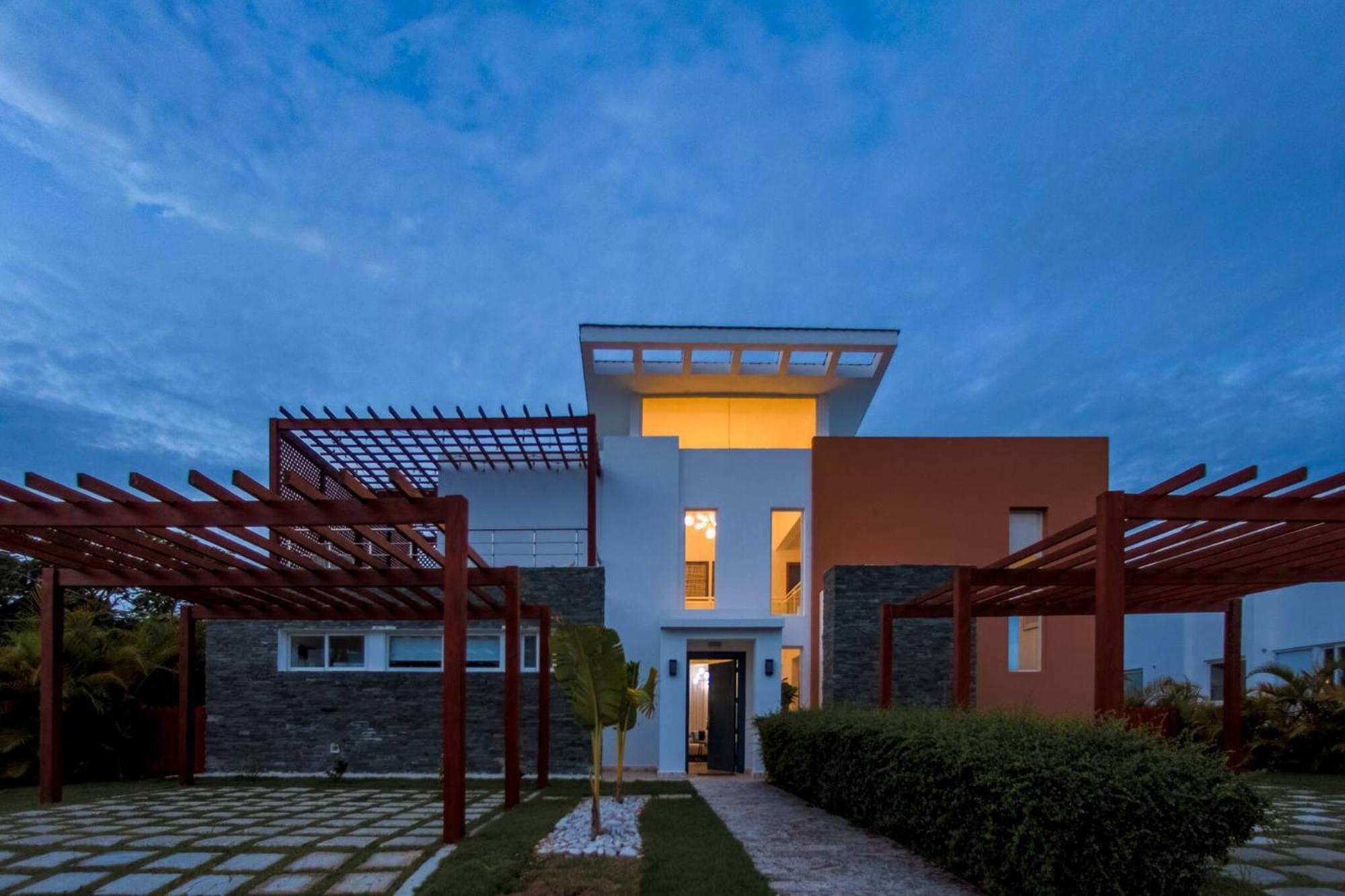 Villa A Tropical Oasis In Vista Cana
