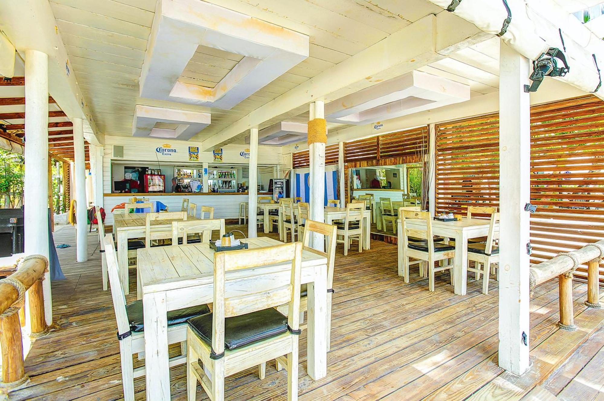 Aventura Los Corales Beach And Spa