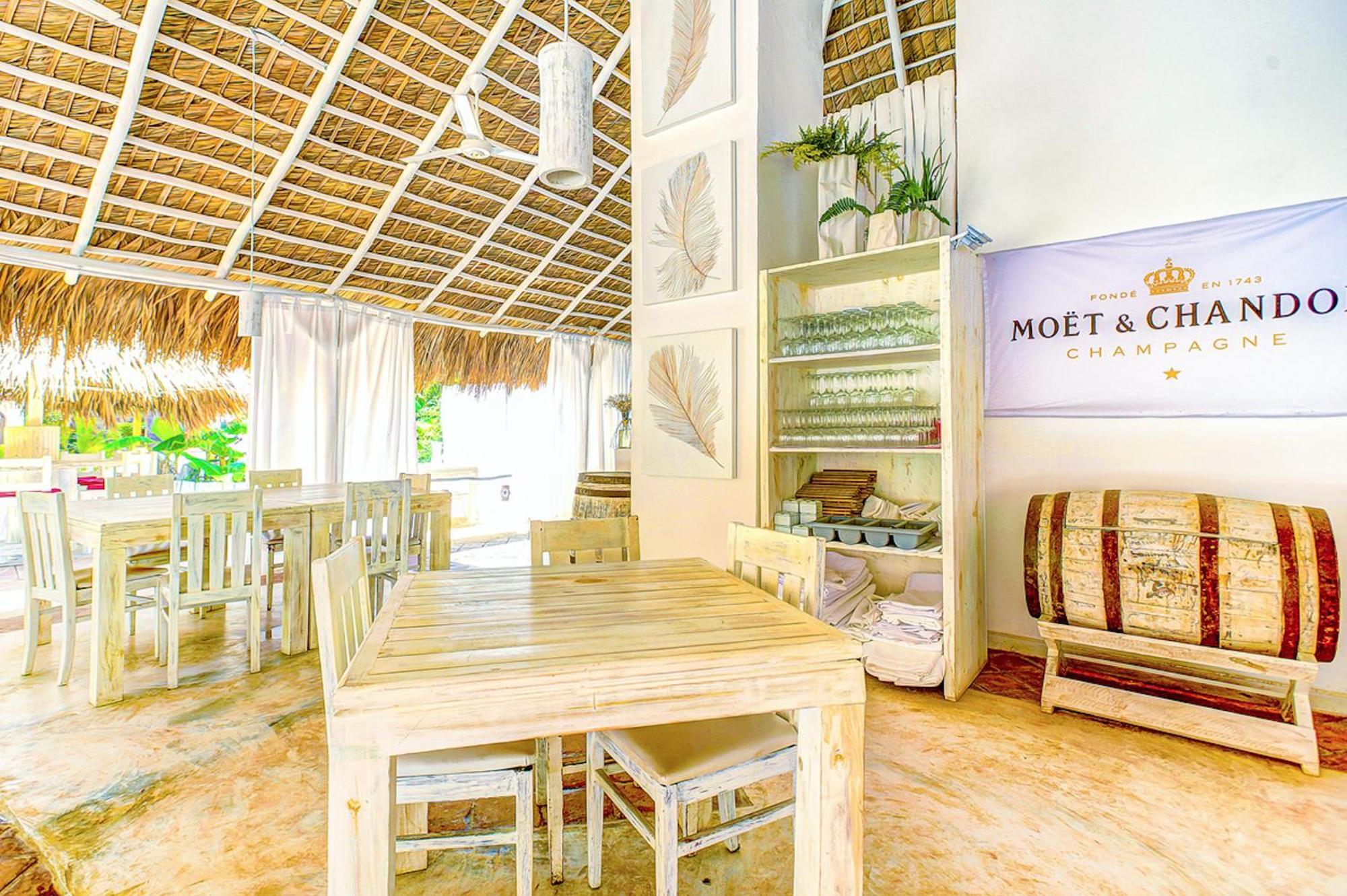 Aventura Los Corales Beach And Spa Hotel
