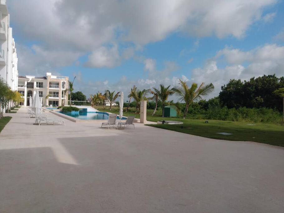 Chic Art Caribbean Escape At Hard Rock