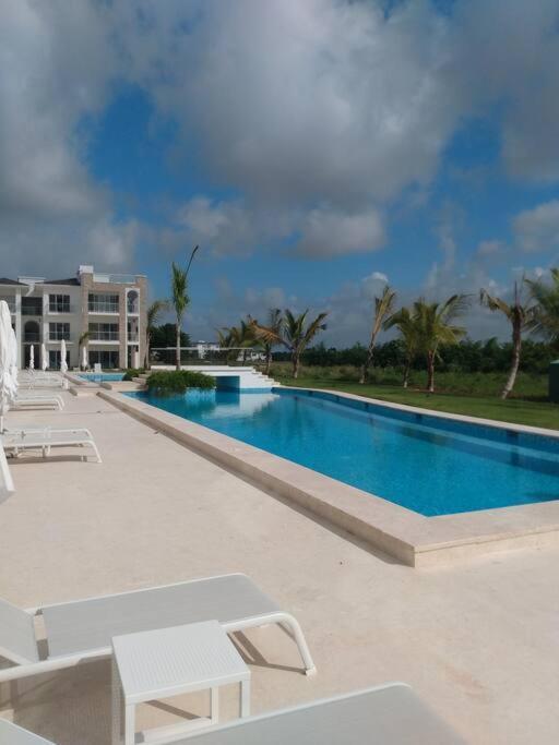 Chic Art Caribbean Escape At Hard Rock Apartment