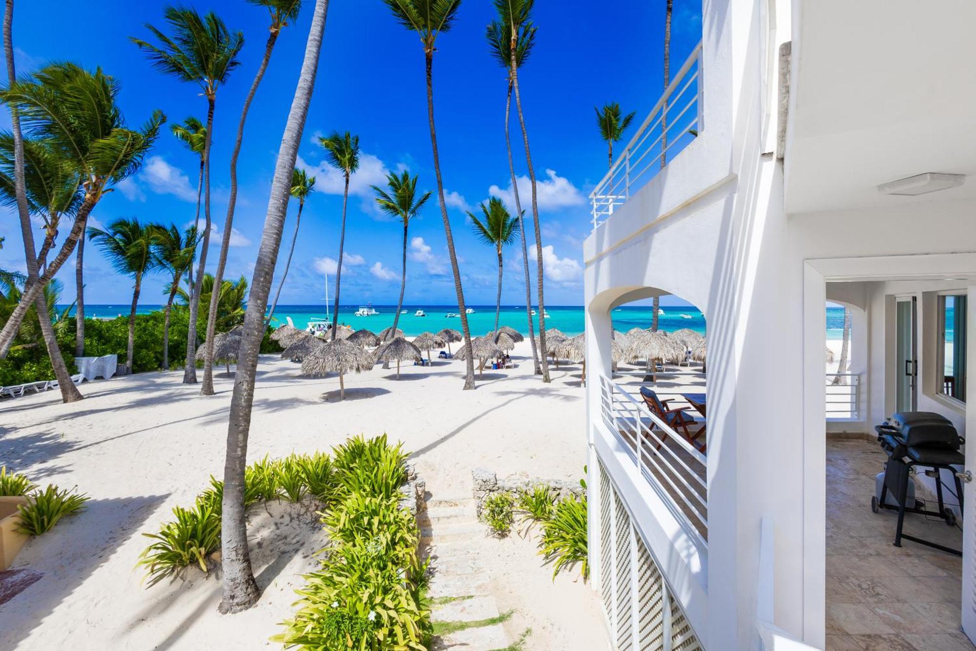 Prime Ocean View - 3-bedroom Getaway With Private Terrace On Bavaro Apartamento