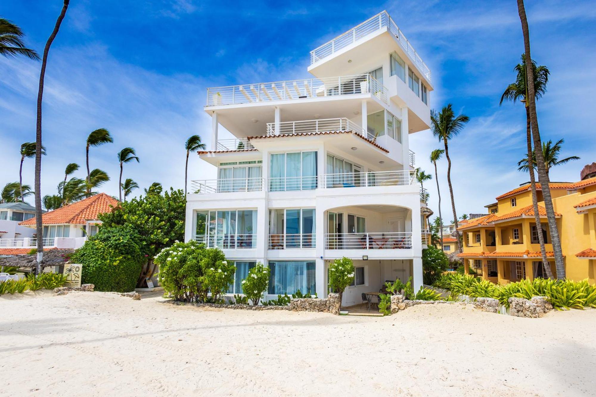Prime Ocean View - 3-bedroom Getaway With Private Terrace On Bavaro Apartamento *