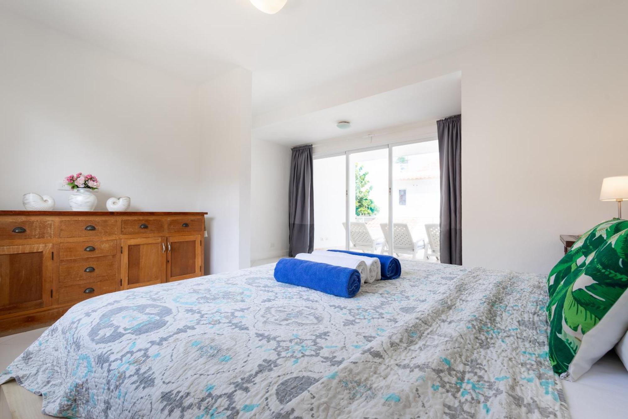 Prime Ocean View - 3-bedroom Getaway With Private Terrace On Bavaro Apartamento *