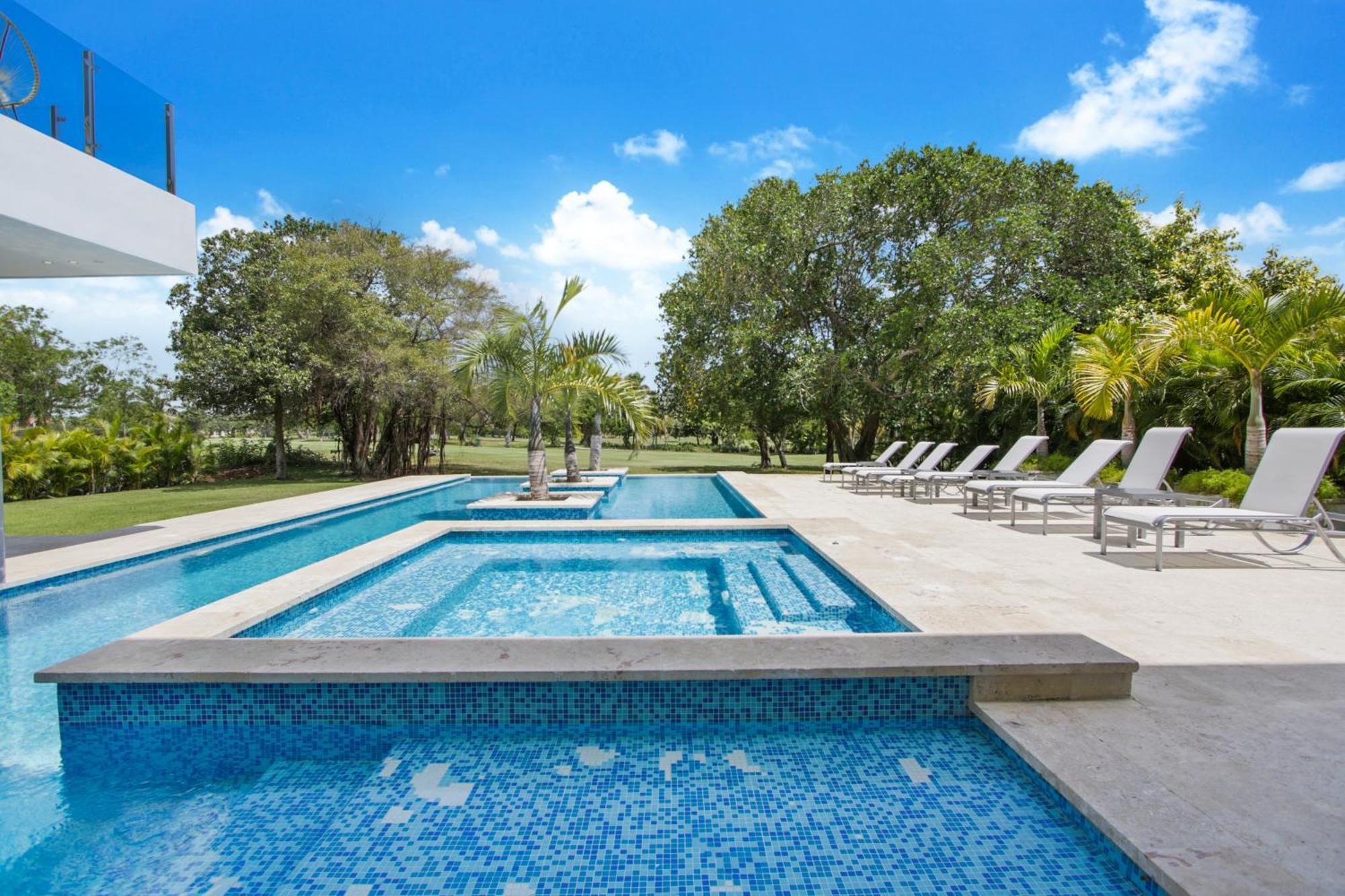 Villa Modern Brand New With Pool, Jacuzzi, Chef At Cocotal Golf & Country Club