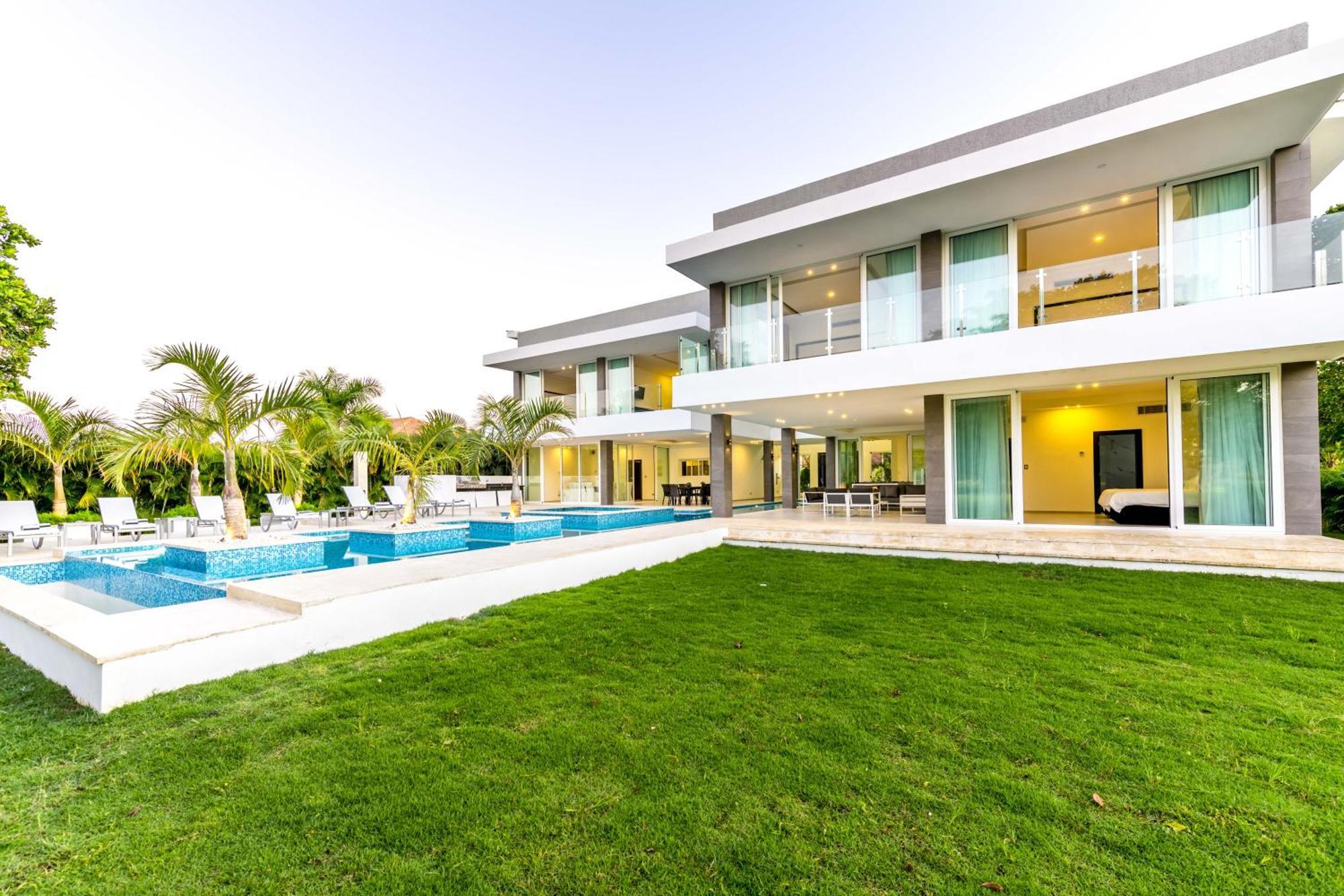 Modern Brand New With Pool, Jacuzzi, Chef At Cocotal Golf & Country Club Punta Cana