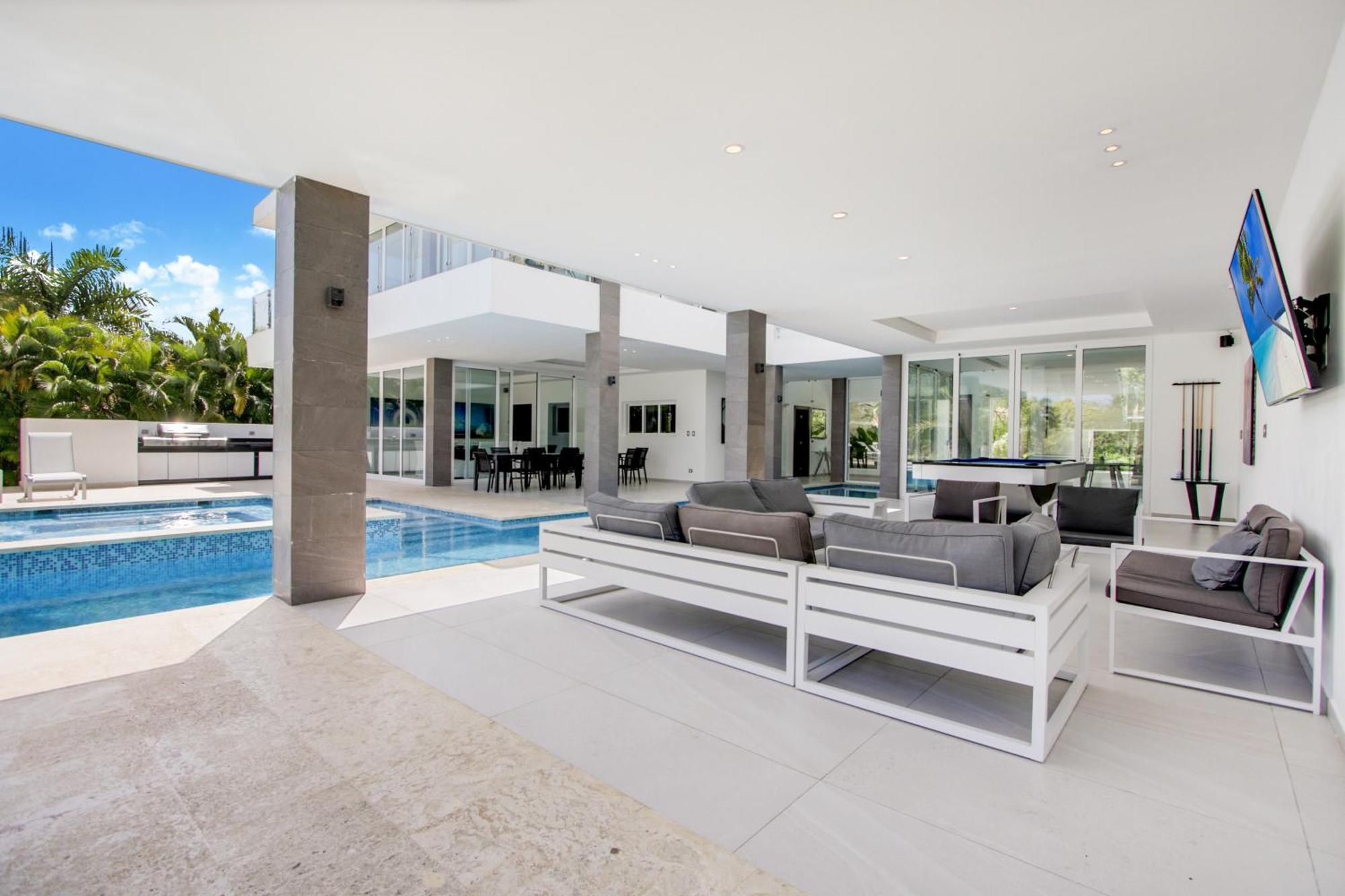 Modern Brand New With Pool, Jacuzzi, Chef At Cocotal Golf & Country Club Villa Punta Cana