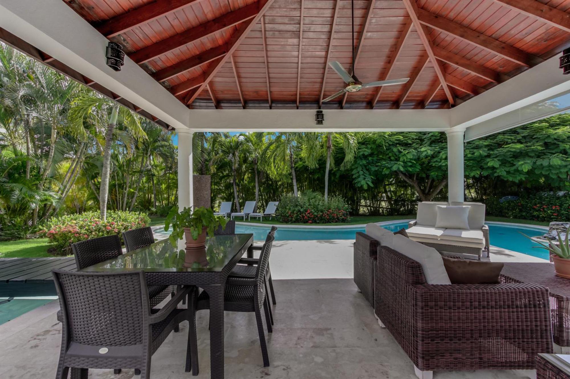 Beautiful With Pool, Gym & Maid Pousada