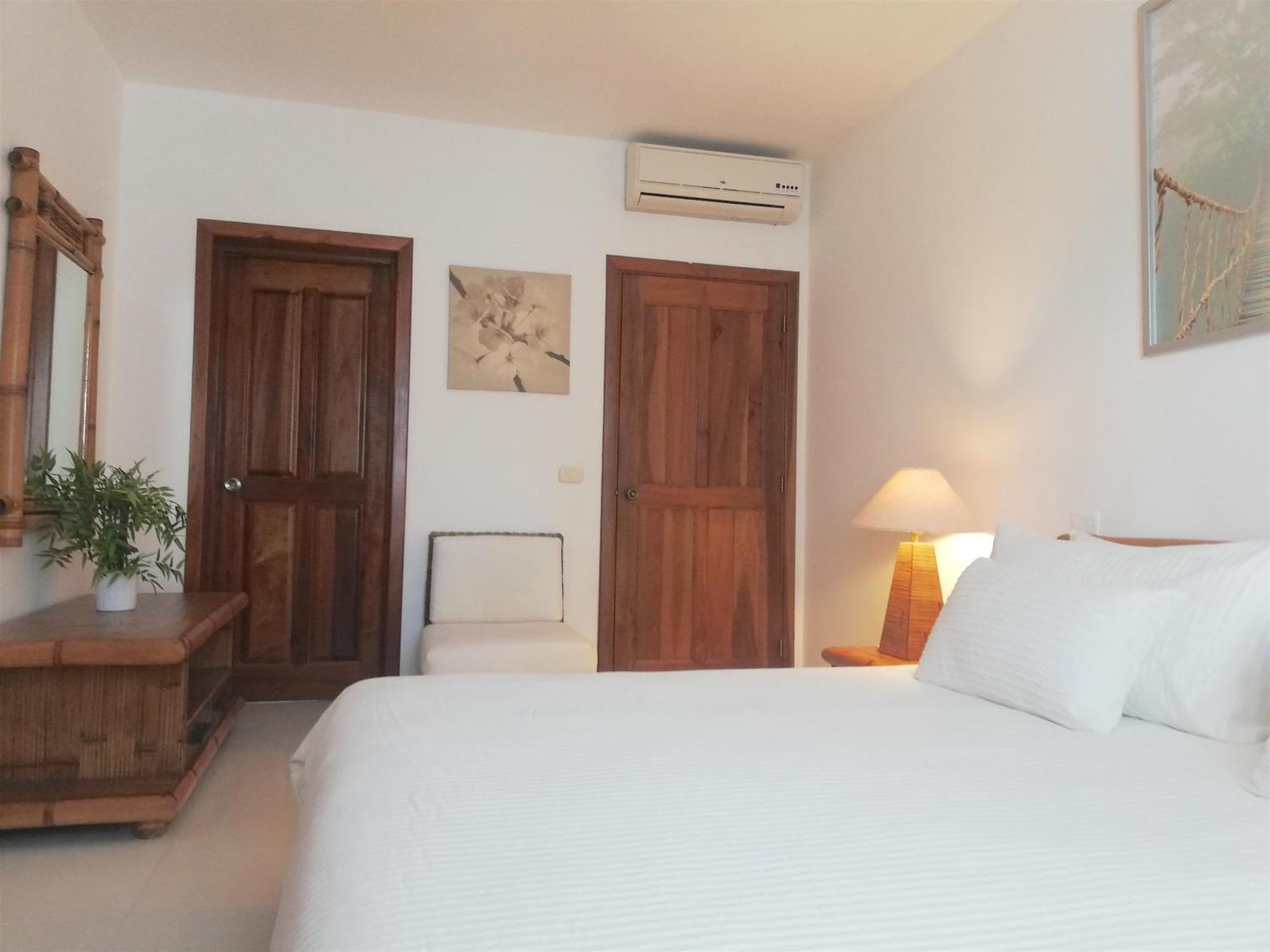 Coral Private Beach And Spa Apartment *