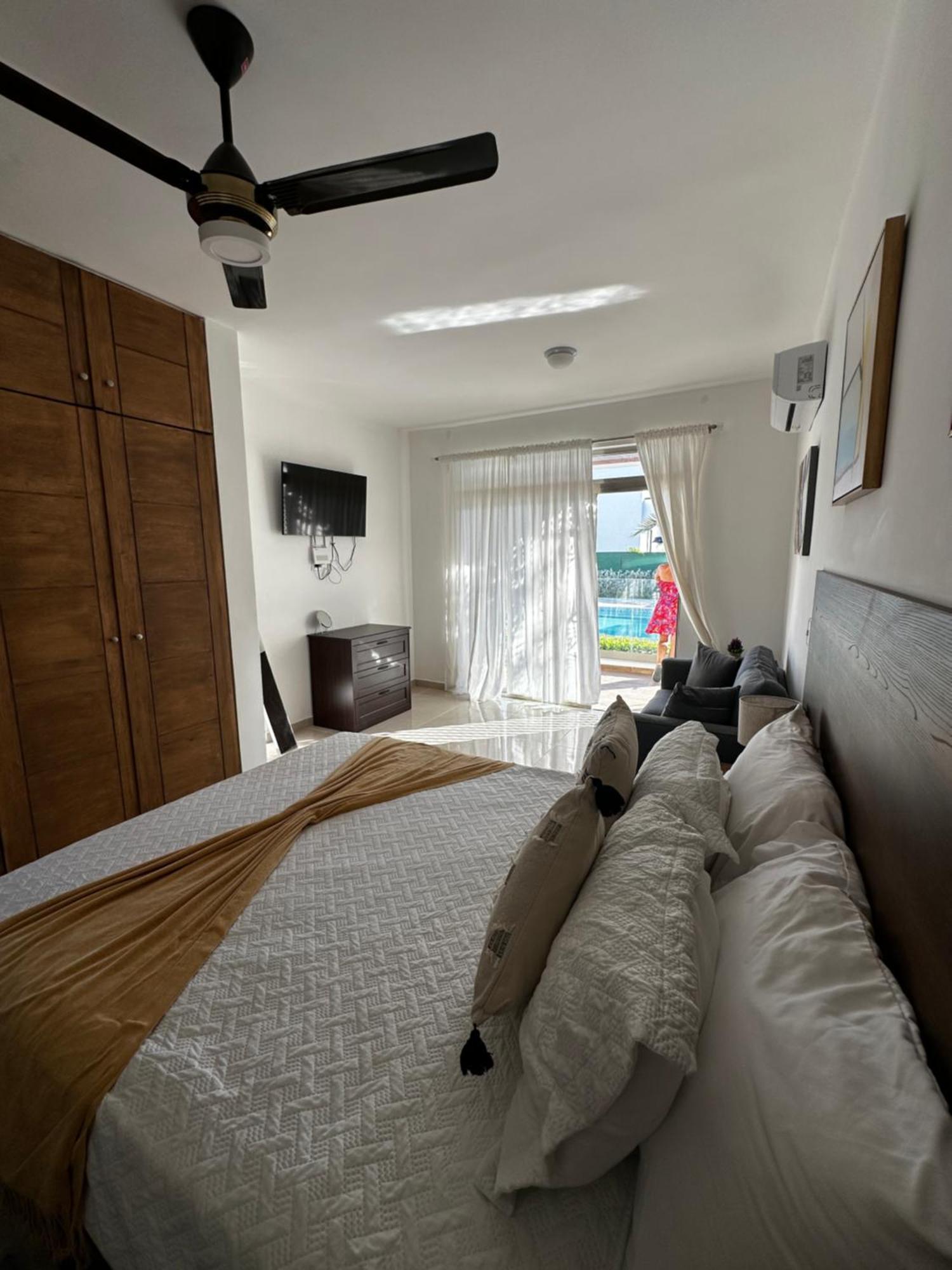 Palms 104 - 2-br App Mit Pool-blick & Shuttle Punta Cana