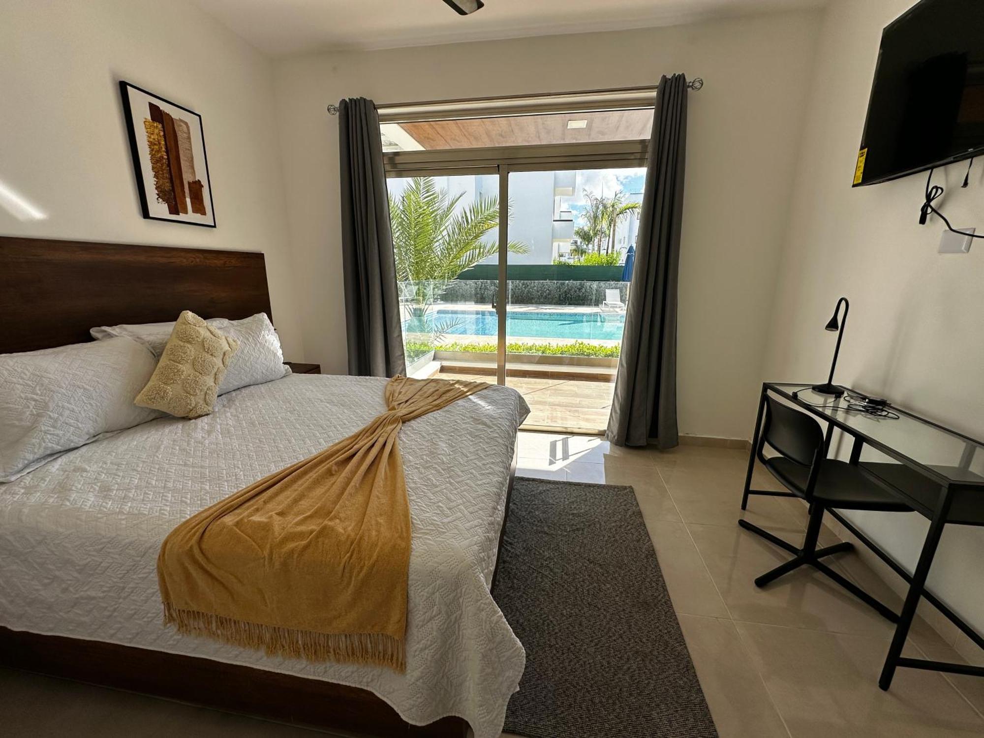 Palms 104 - 2-br App Mit Pool-blick & Shuttle *