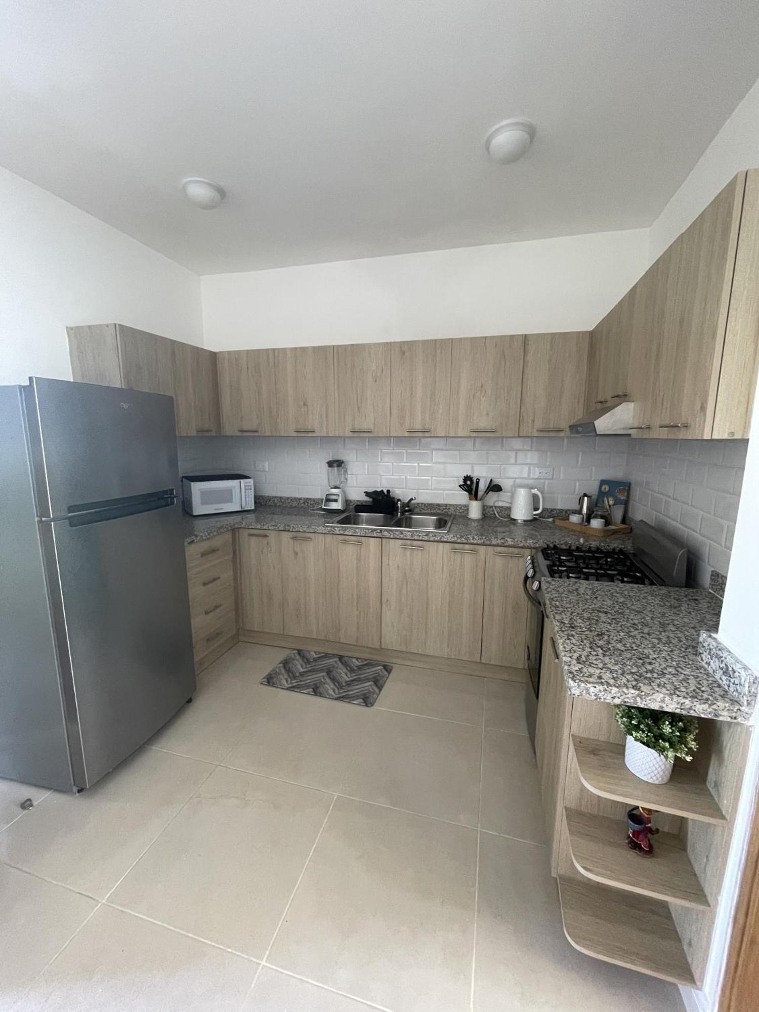 Palms 104 - 2-br App Mit Pool-blick & Shuttle Punta Cana