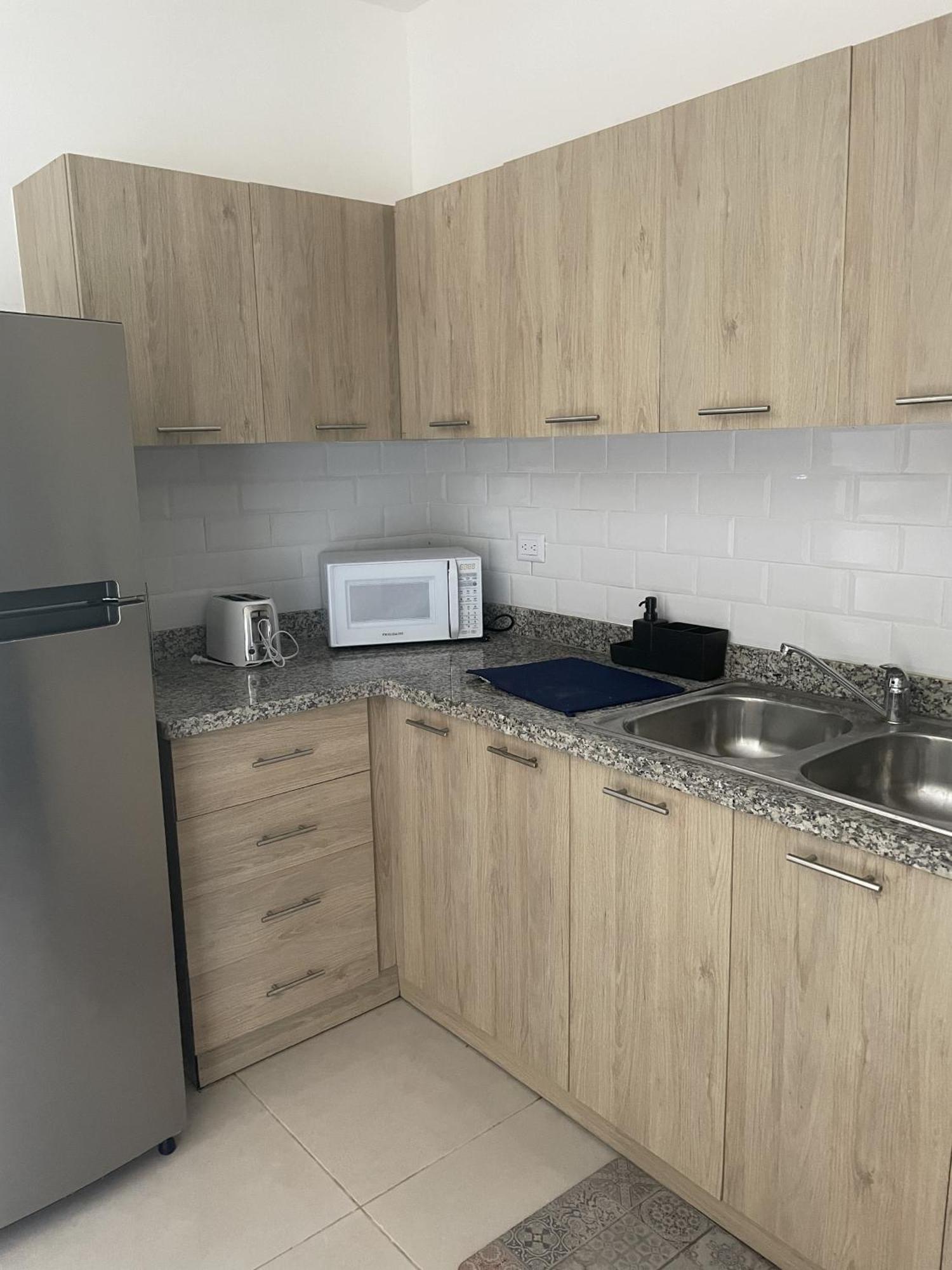 Palms 104 - 2-br App Mit Pool-blick & Shuttle
