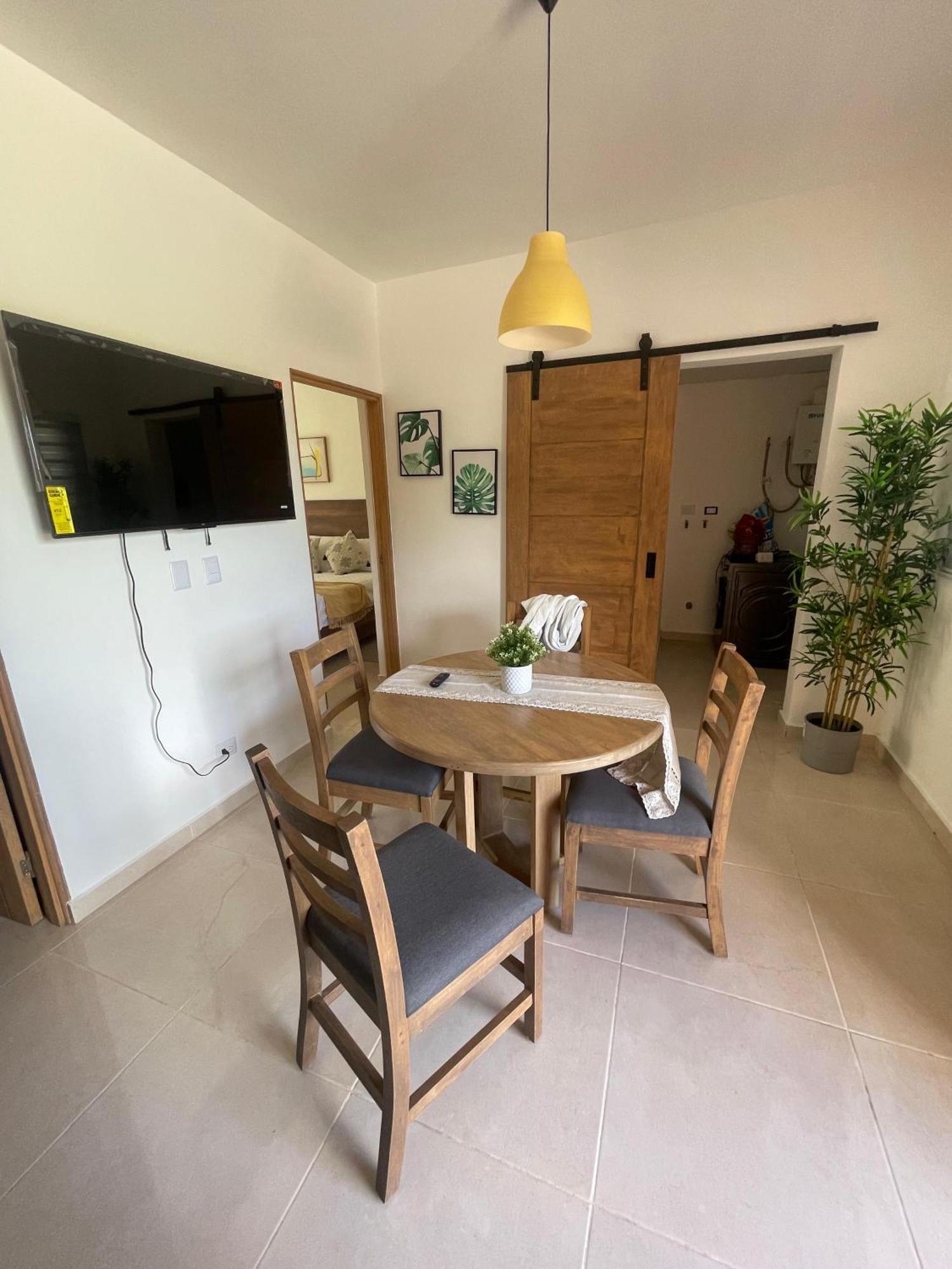 Palms 104 - 2-br App Mit Pool-blick & Shuttle Punta Cana