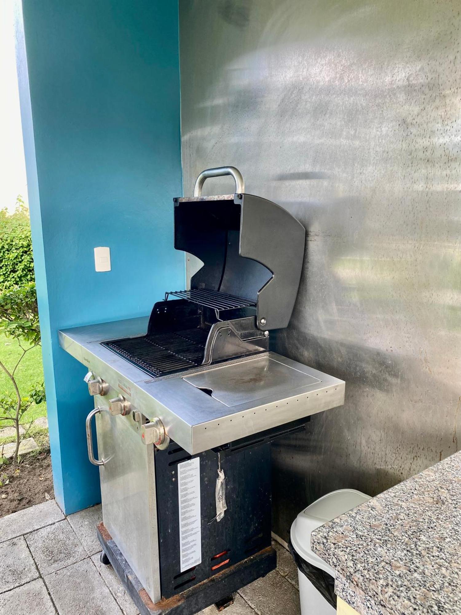 Radiant Realm Free Parking Bbq Corales *