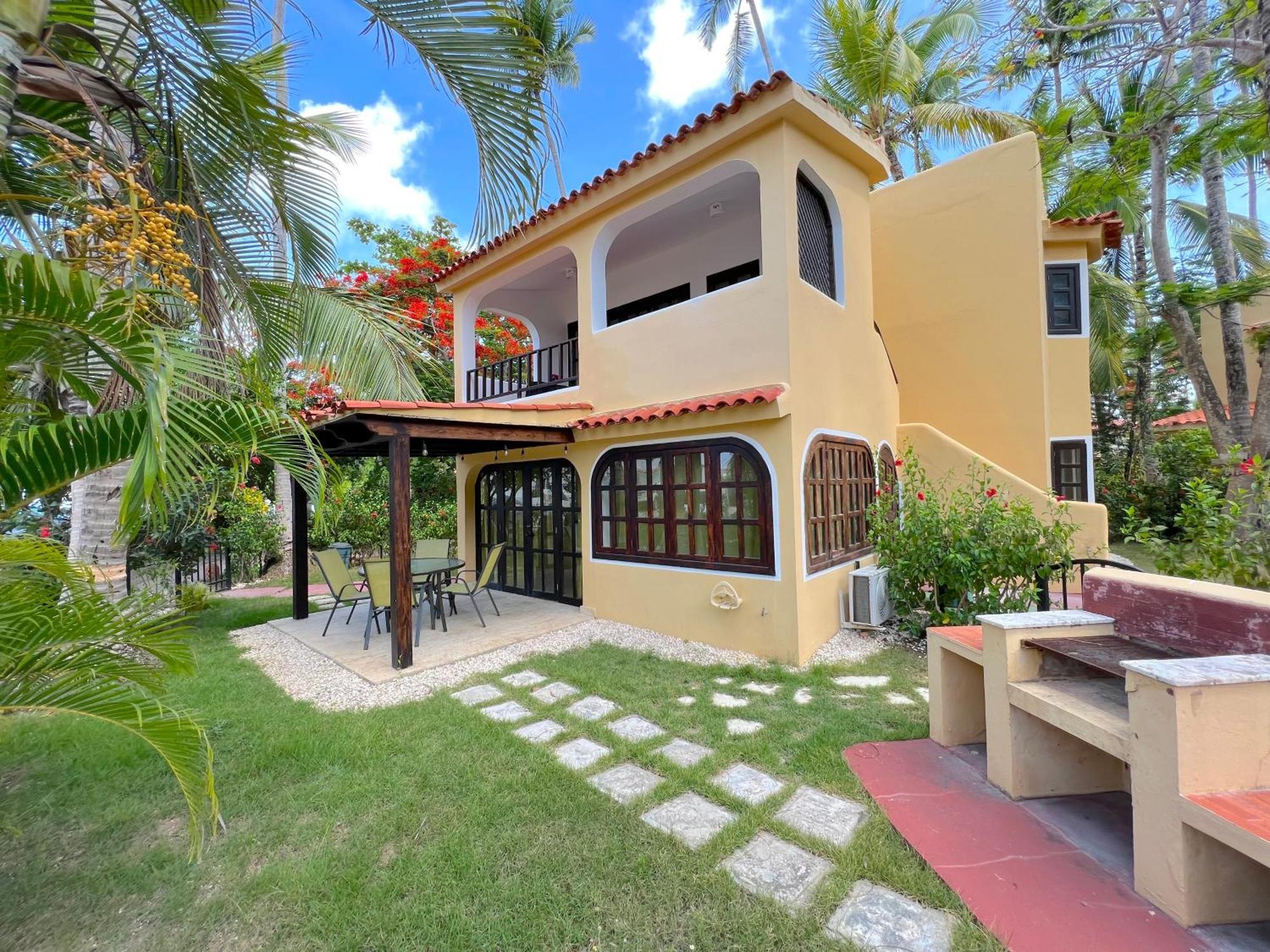 Los Corales And - Beach Club, Spa, Restaurants