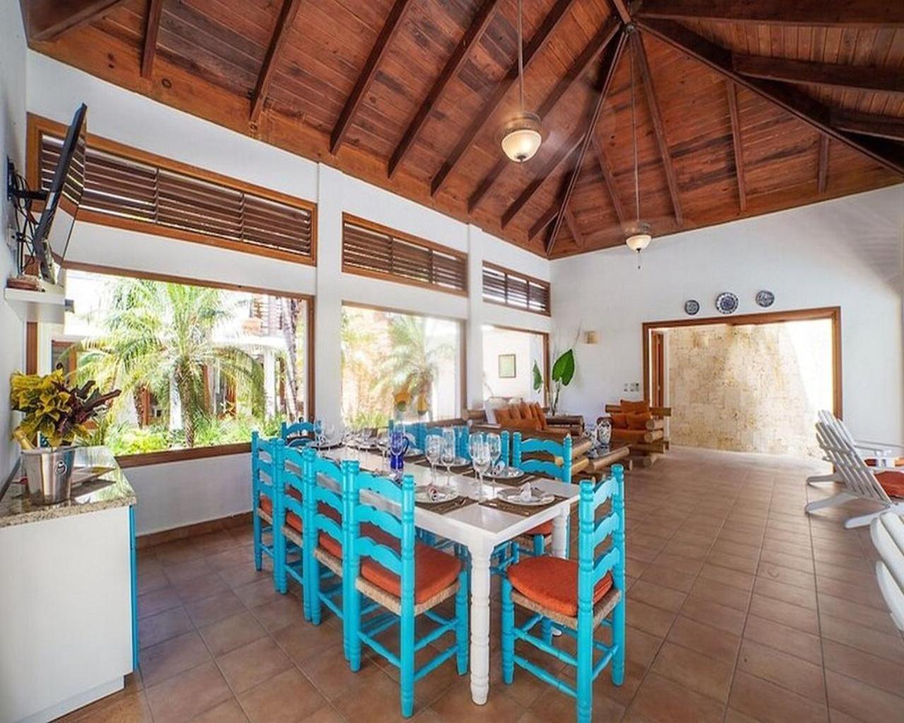 Bed & Breakfast Luxury With Maid
