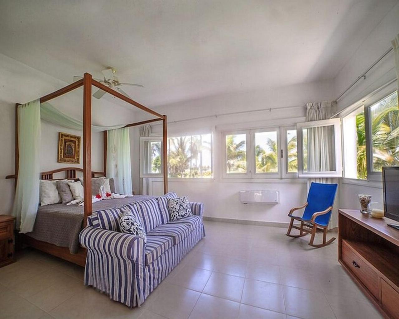 Bed & Breakfast Luxury With Maid
