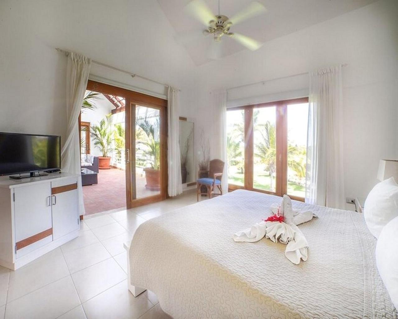 Bed & Breakfast Luxury With Maid