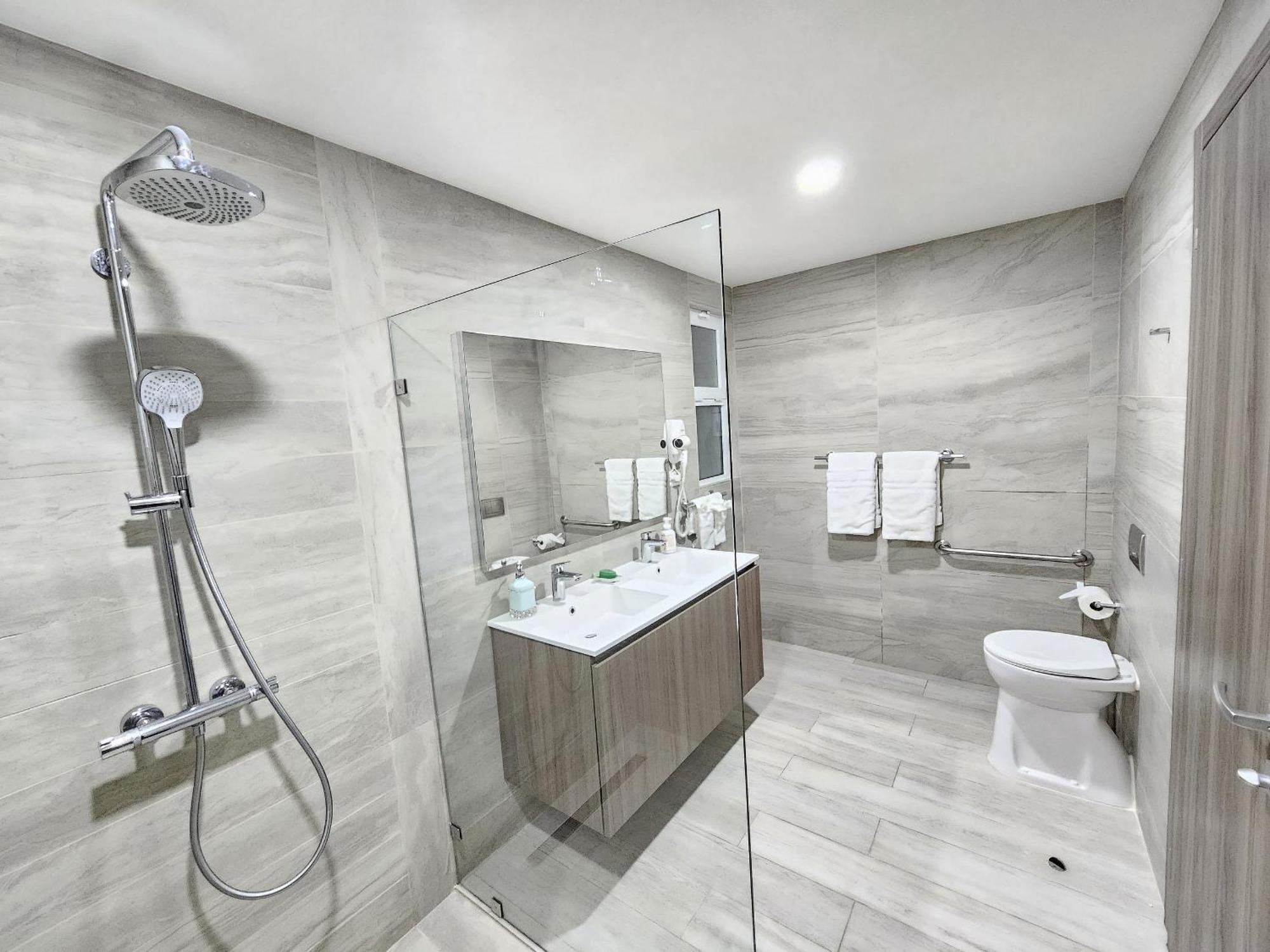 Melody 2bdr With Pool View In Coral Bay #2 Apartment *