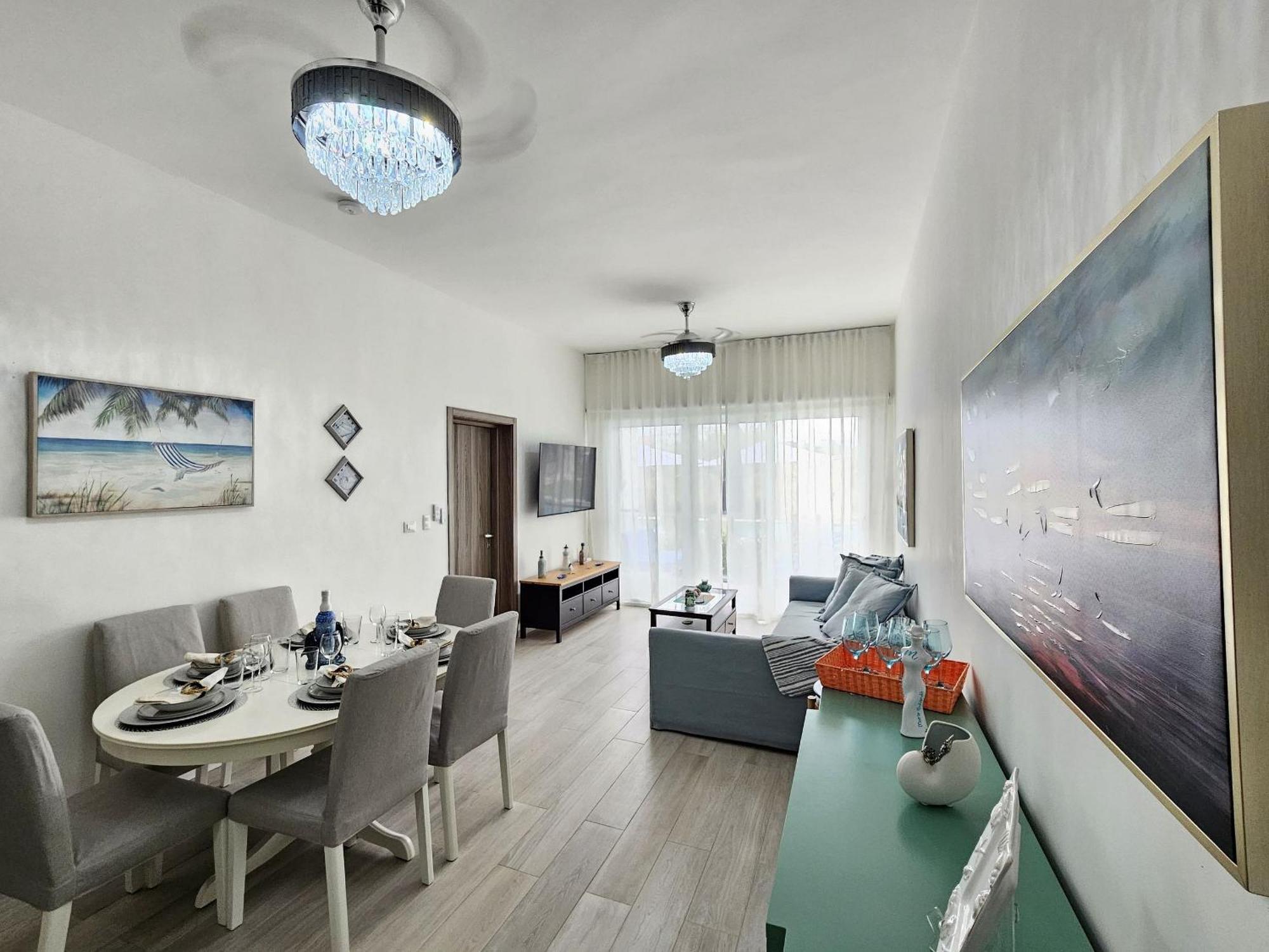 Melody 2bdr With Pool View In Coral Bay #2 Apartment *