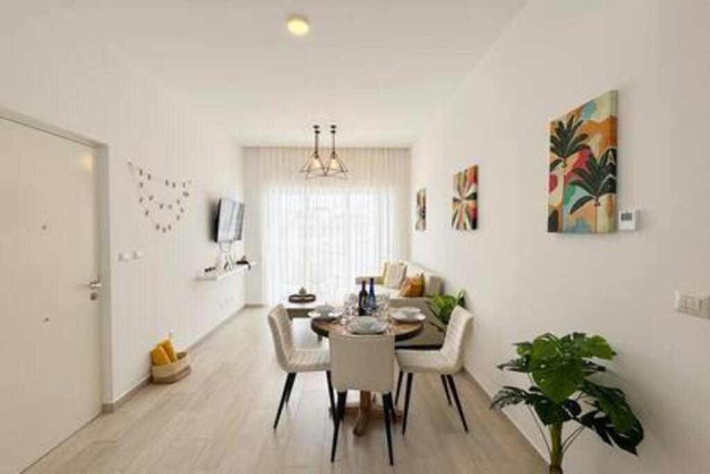 Apartment Cozy And Modern With Pool And Golf View