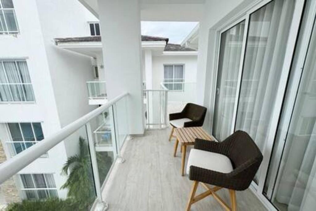 Apartment Cozy And Modern With Pool And Golf View *
