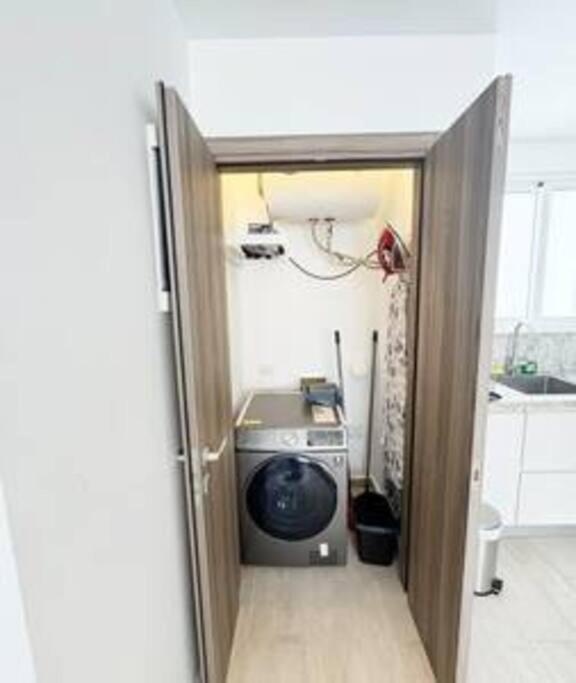 Cozy And Modern With Pool And Golf View Apartment *