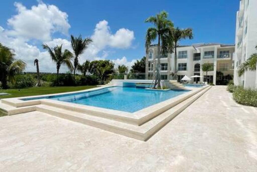 Apartment Cozy And Modern With Pool And Golf View