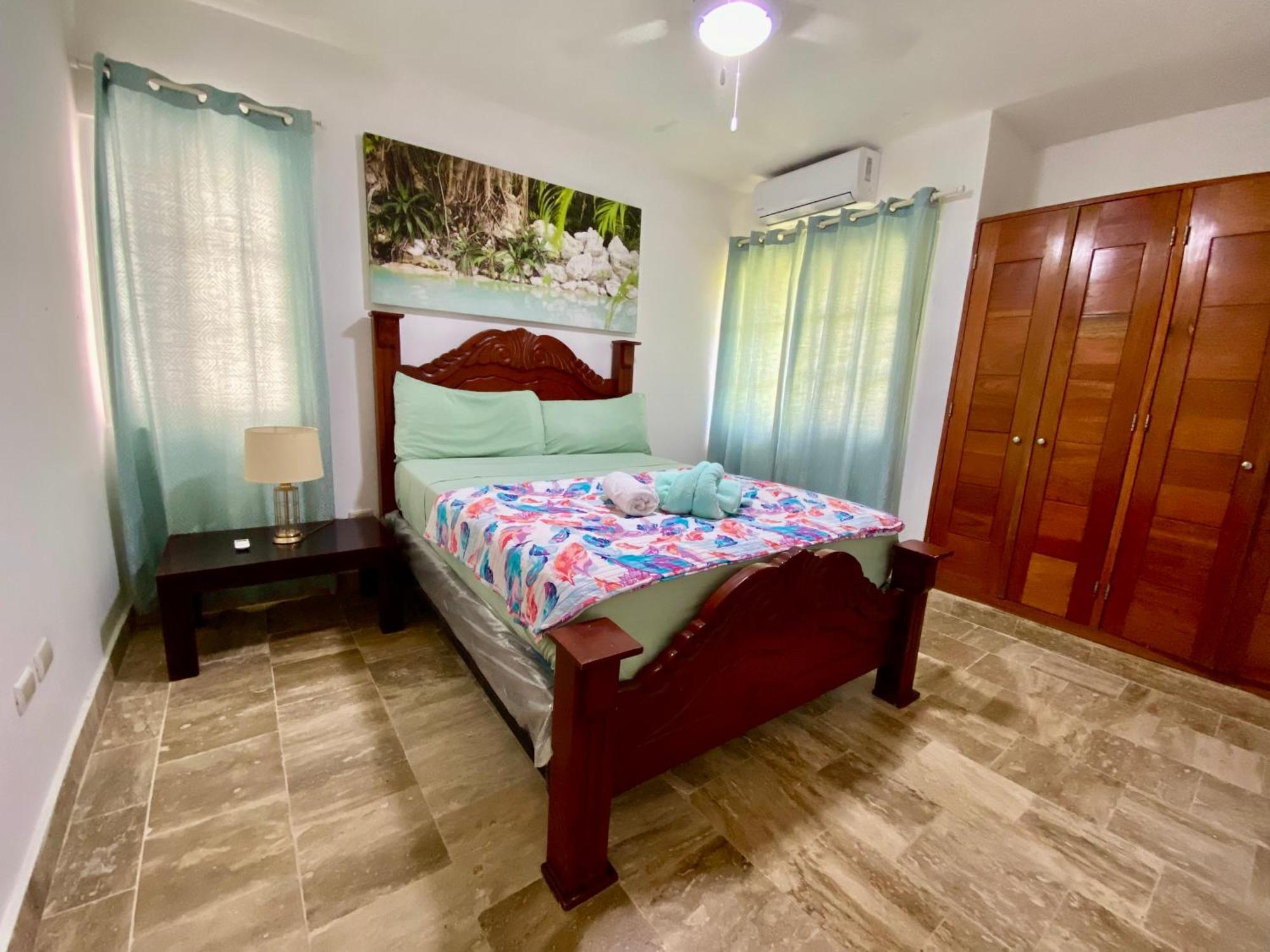 Madonna Pool Corales Apartamento