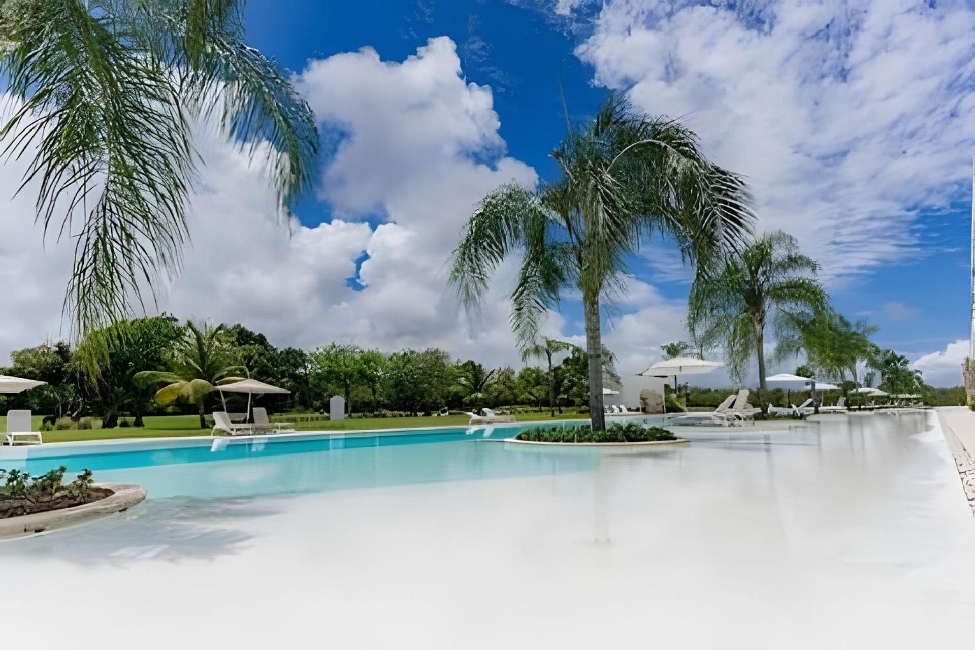 G307b: In Luxury Overlooking The Golf At Cana Apartment
