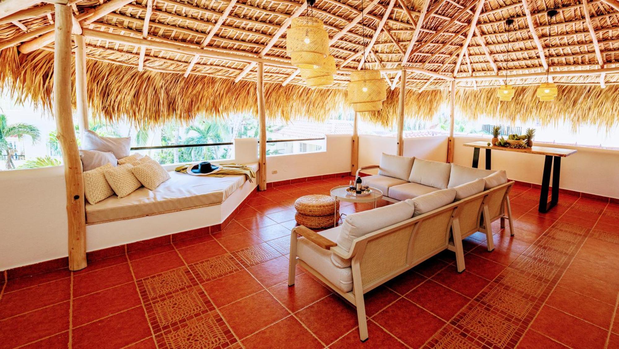 50 Steps To Private Poolside Rooftop Terrace Apartment
