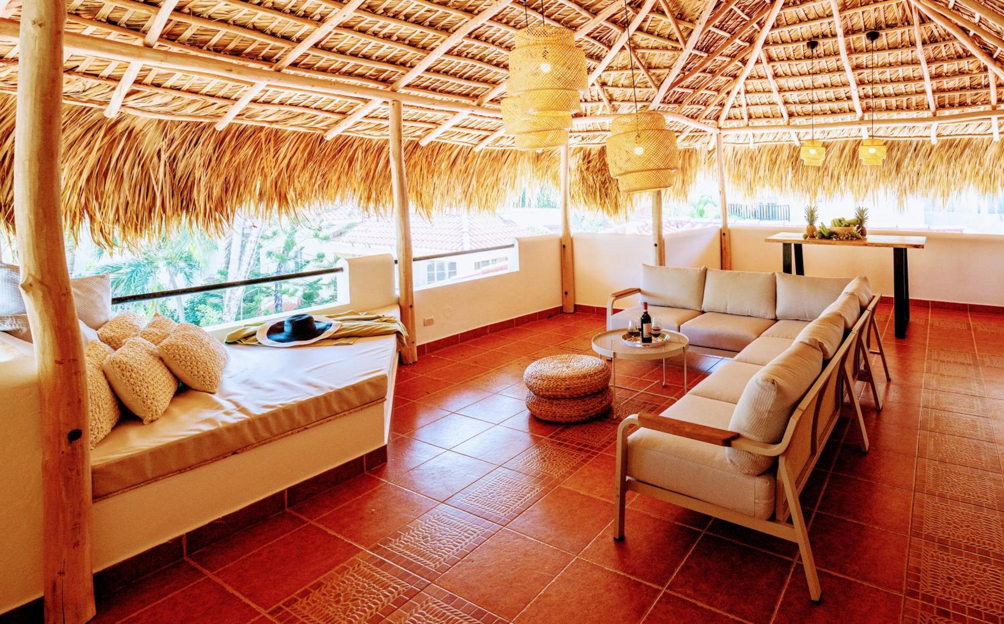 Apartment 50 Steps To Private Poolside Rooftop Terrace