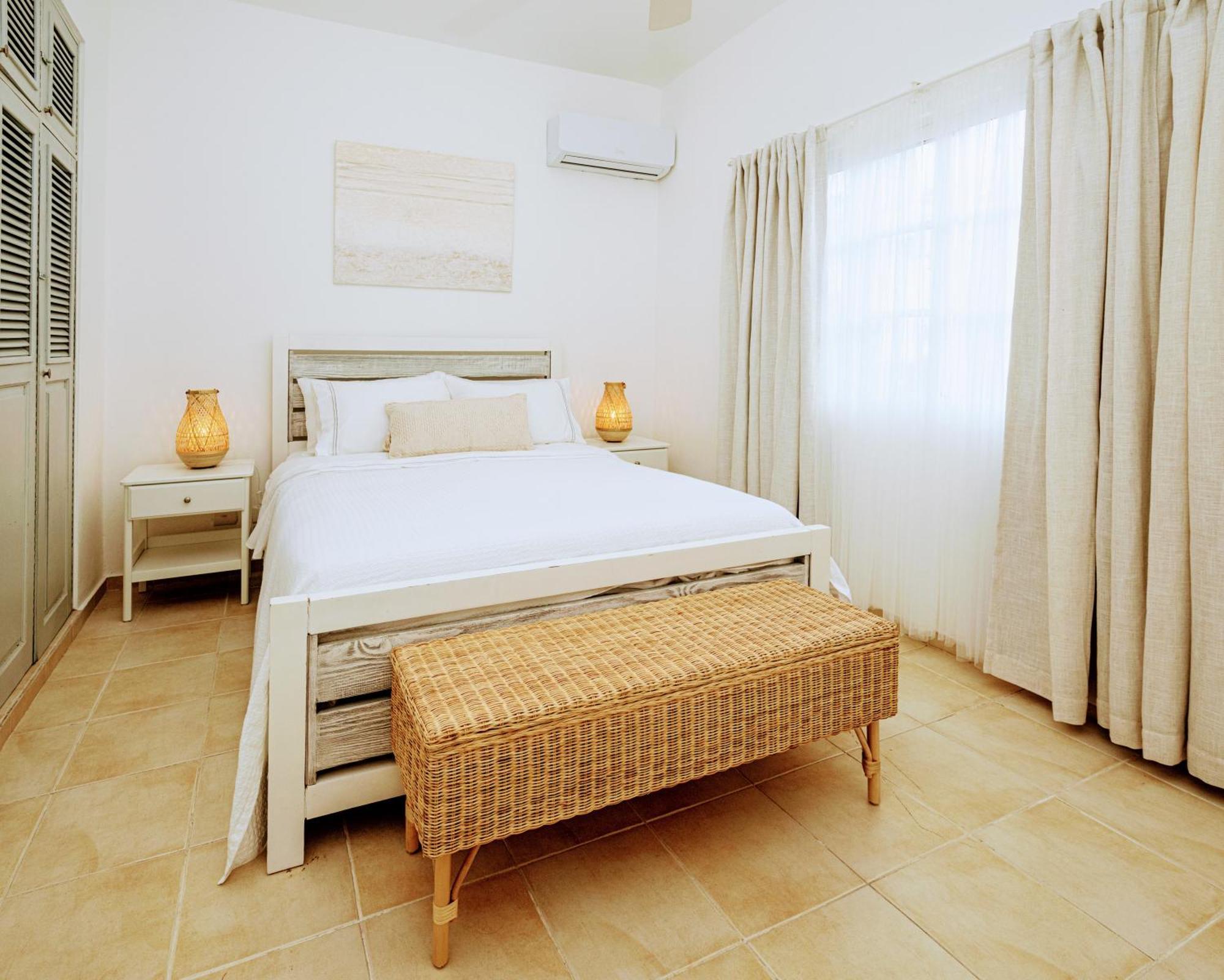 50 Steps To Private Poolside Rooftop Terrace Apartment *