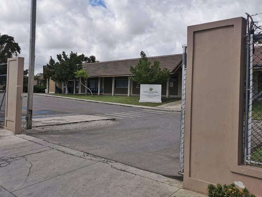 Apartamento Cozy Little Spot! 2br, 1st Level, Near Airport *