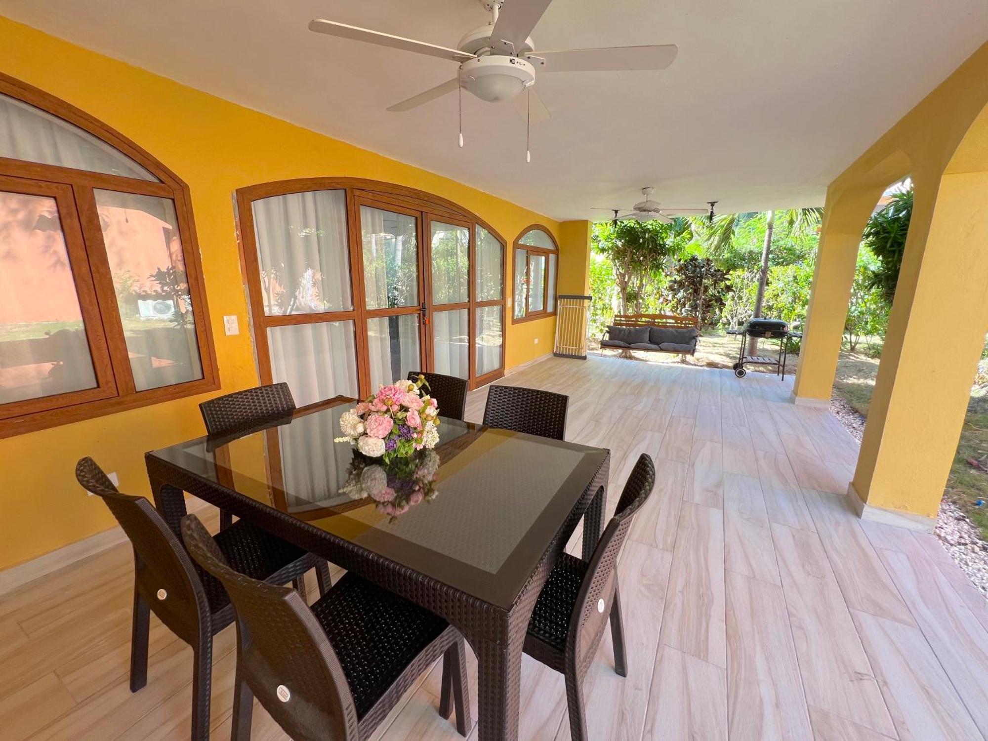 Aventura Los Corales Beach And Spa