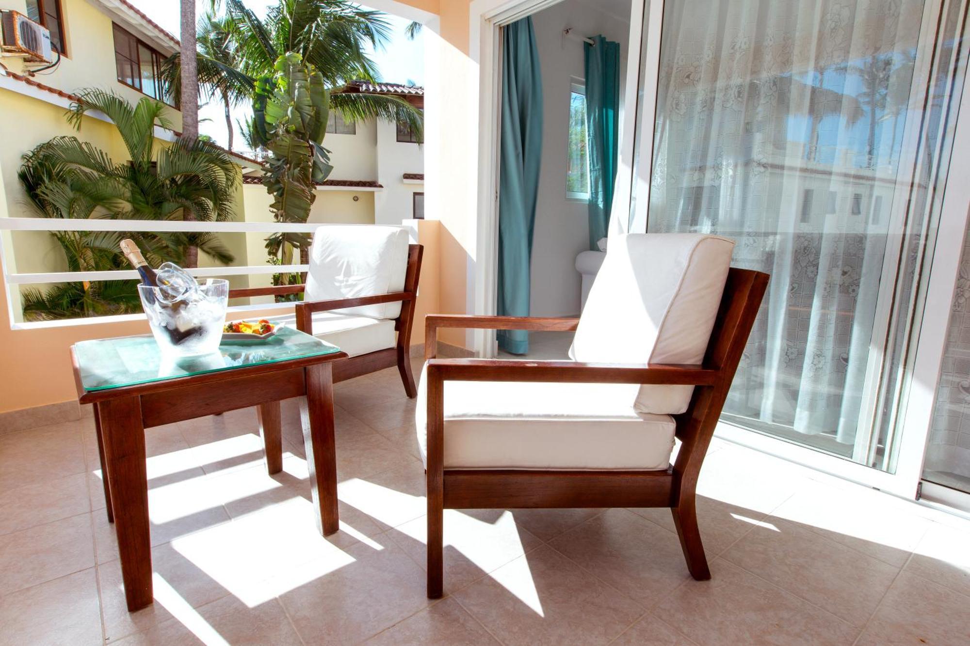 Aventura Los Corales Beach And Spa Hotel