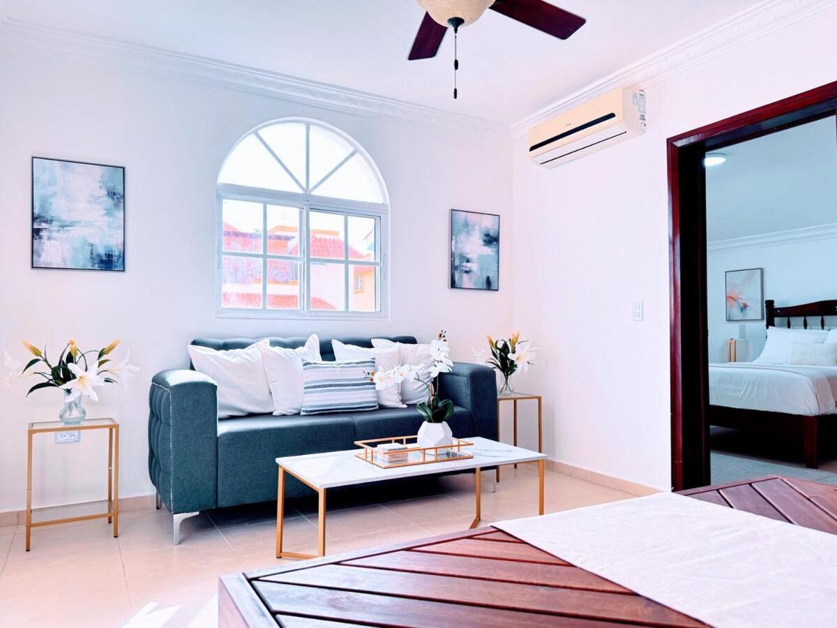 Rooftop, Pool View, Walk To Beach, Dining, Shops *