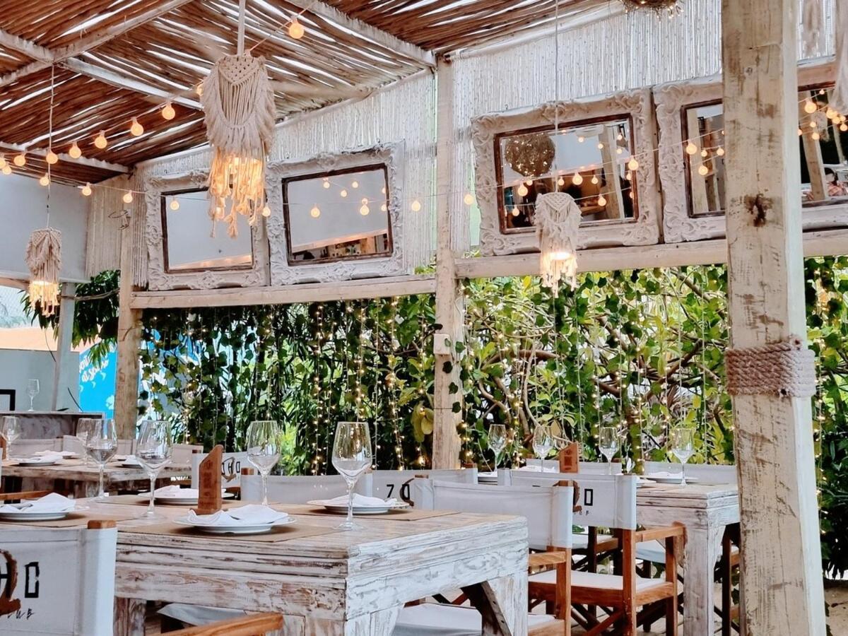 Rooftop, Pool View, Walk To Beach, Dining, Shops